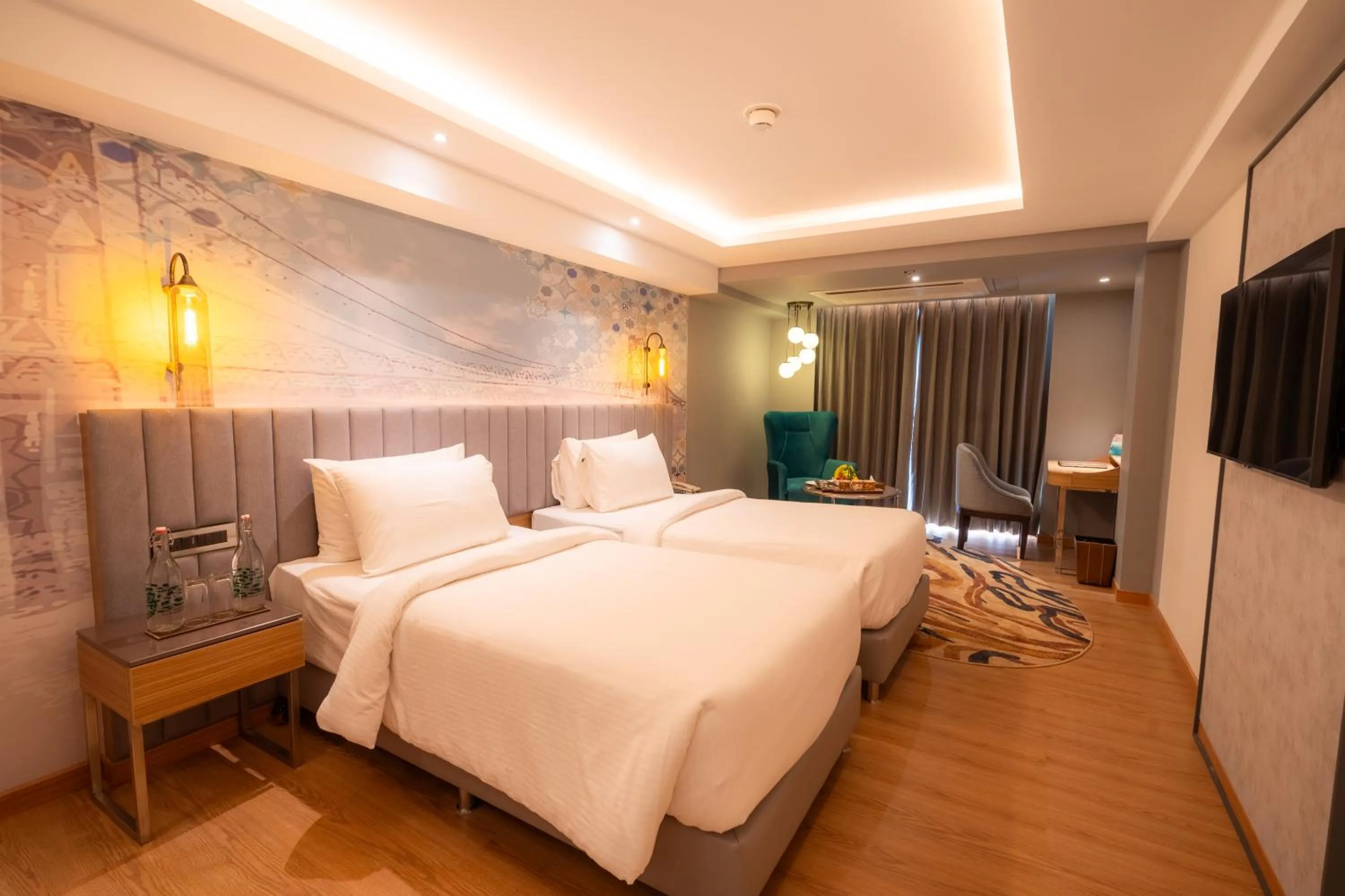 Bed in Golden Tulip Bhopal