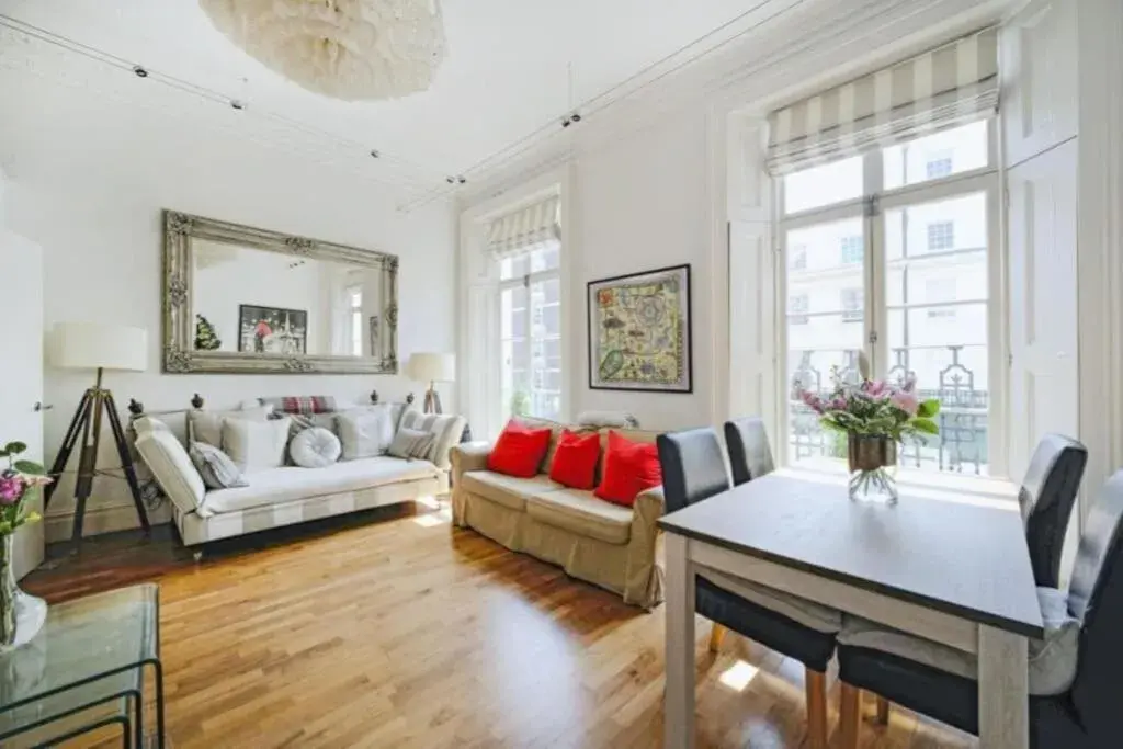 Hobart Home, spacious 2-bed flat in Pimlico Hobart Home, spacious 2-bed flat in Pimlico