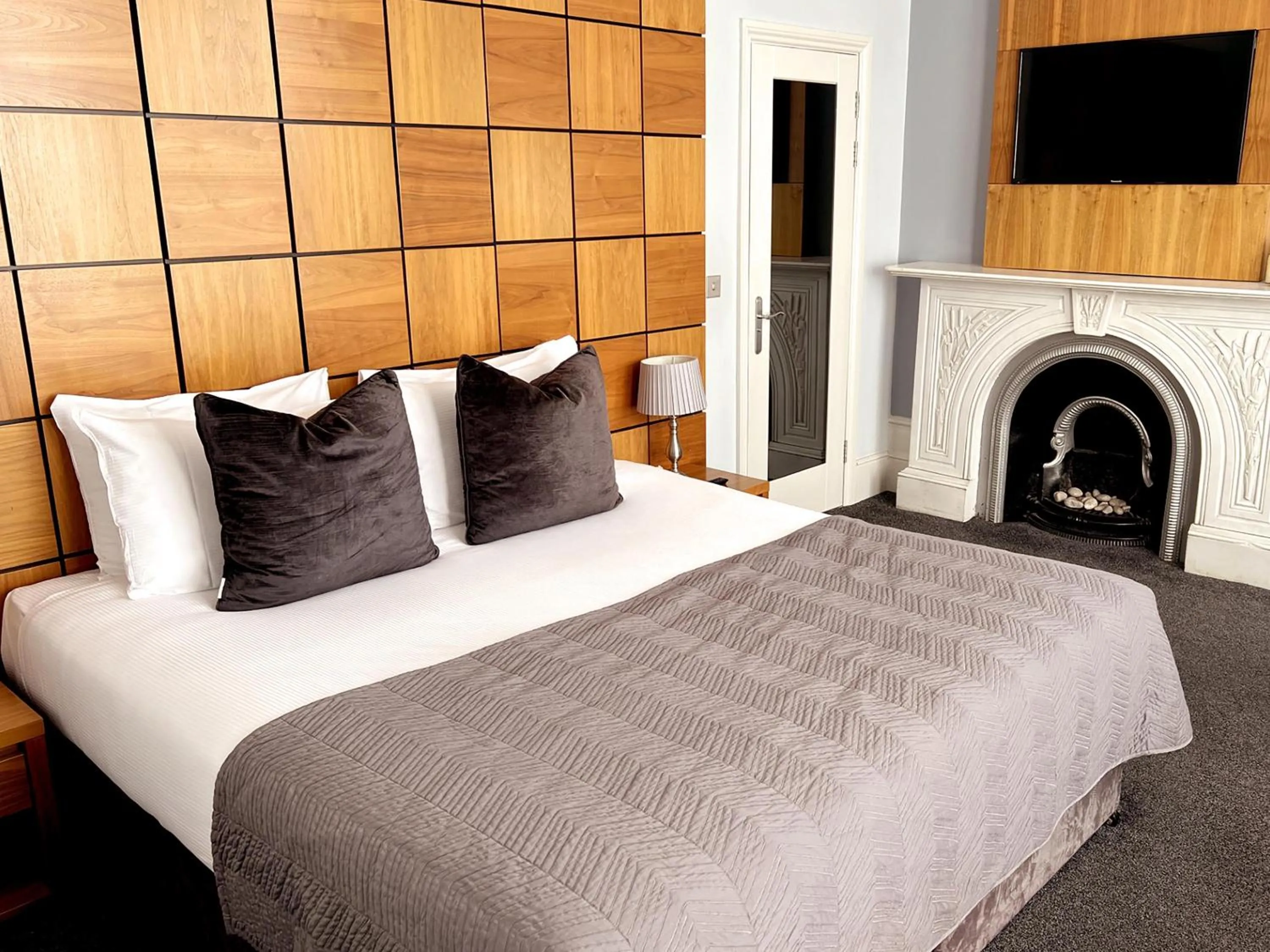 Photo of the whole room, Bed in The View Hotel Folkestone, a member of Radisson Individuals