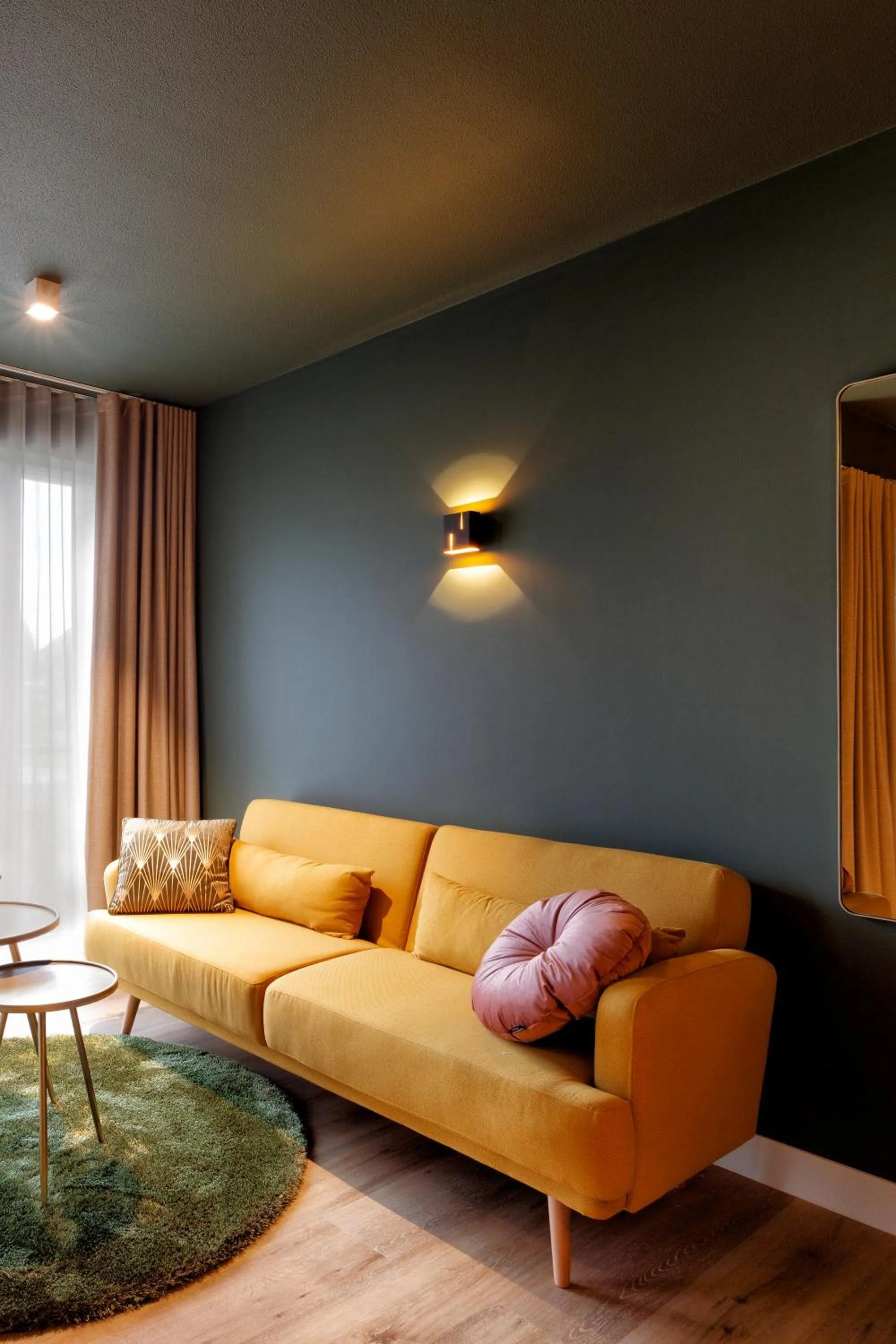 Seating area in Wapen van Hengelo Residence Suites - digital key by SMS and email