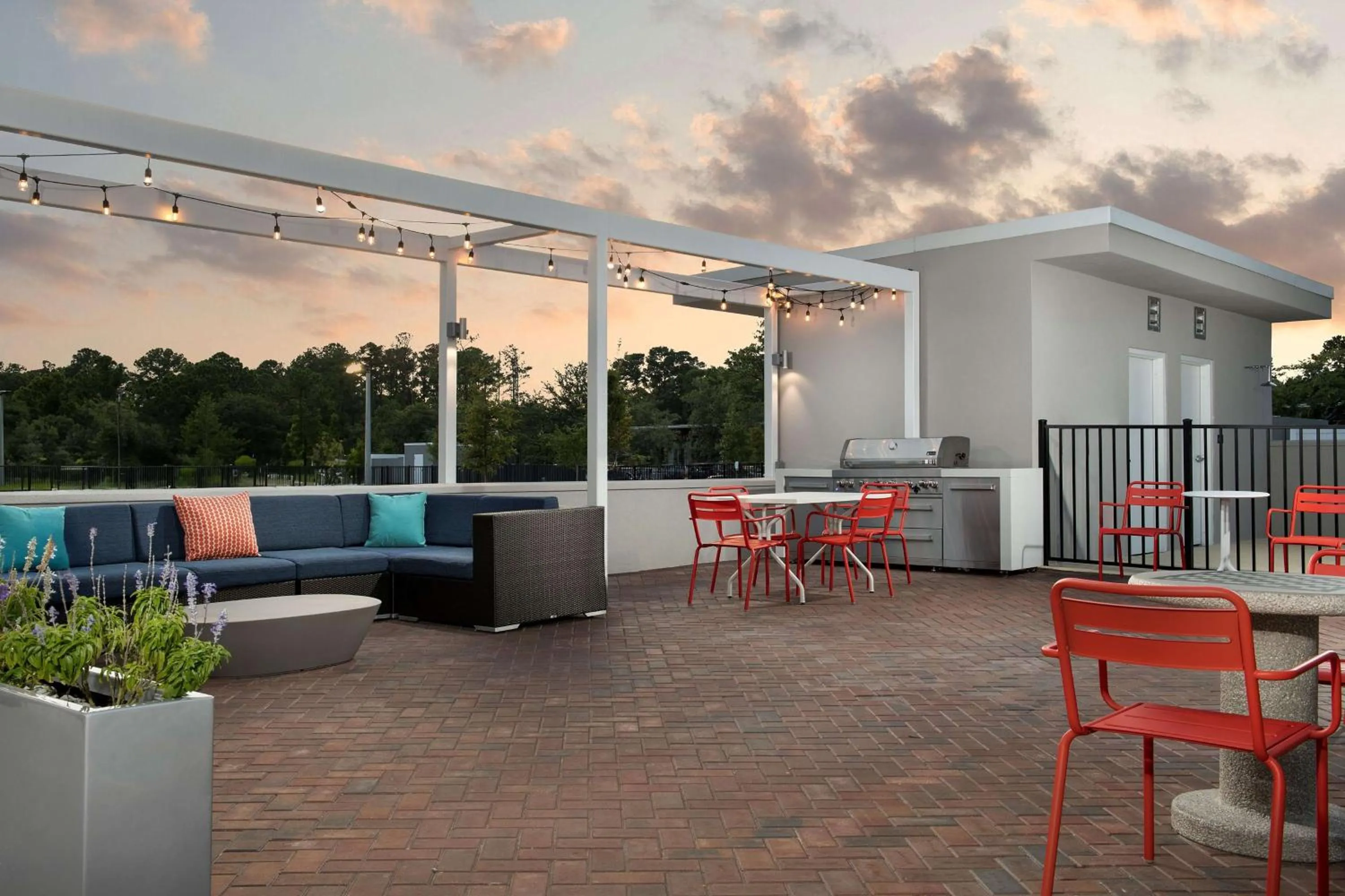 Patio in Tru By Hilton Jacksonville Airport