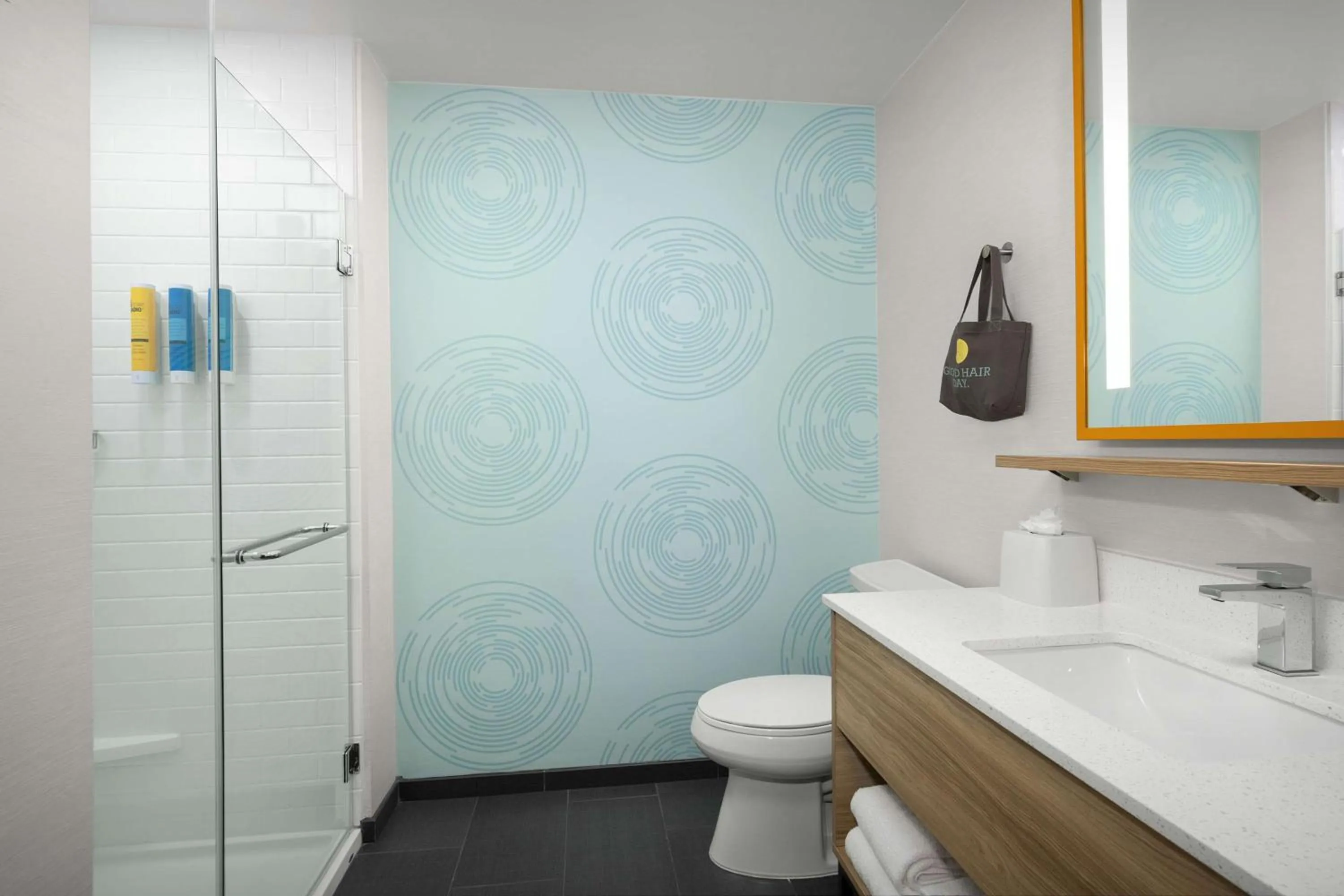 Bathroom in Tru By Hilton Jacksonville Airport