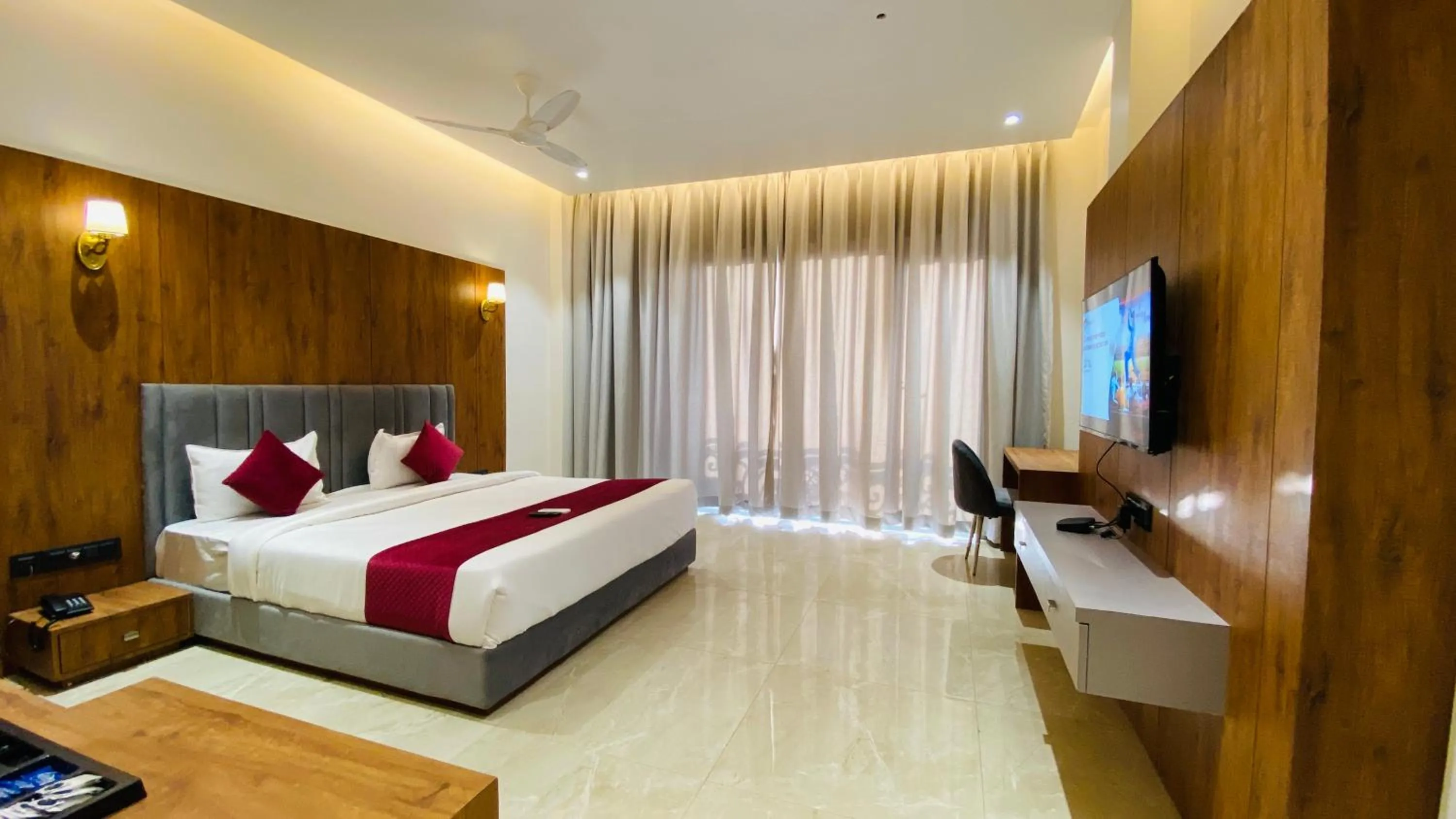 Bed in Gaurison Hotel and Resorts