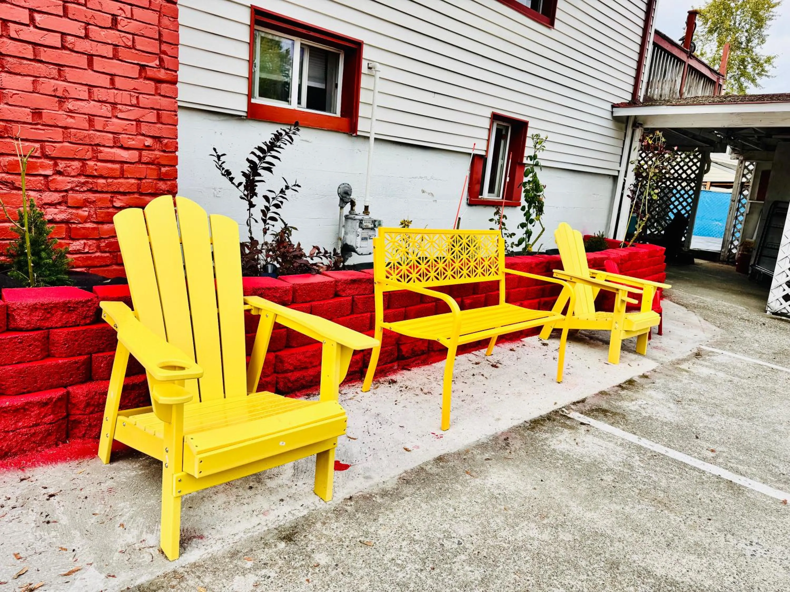 Patio in Tiny Private Room at the Upper Level of a Big House with Shared Bathroom