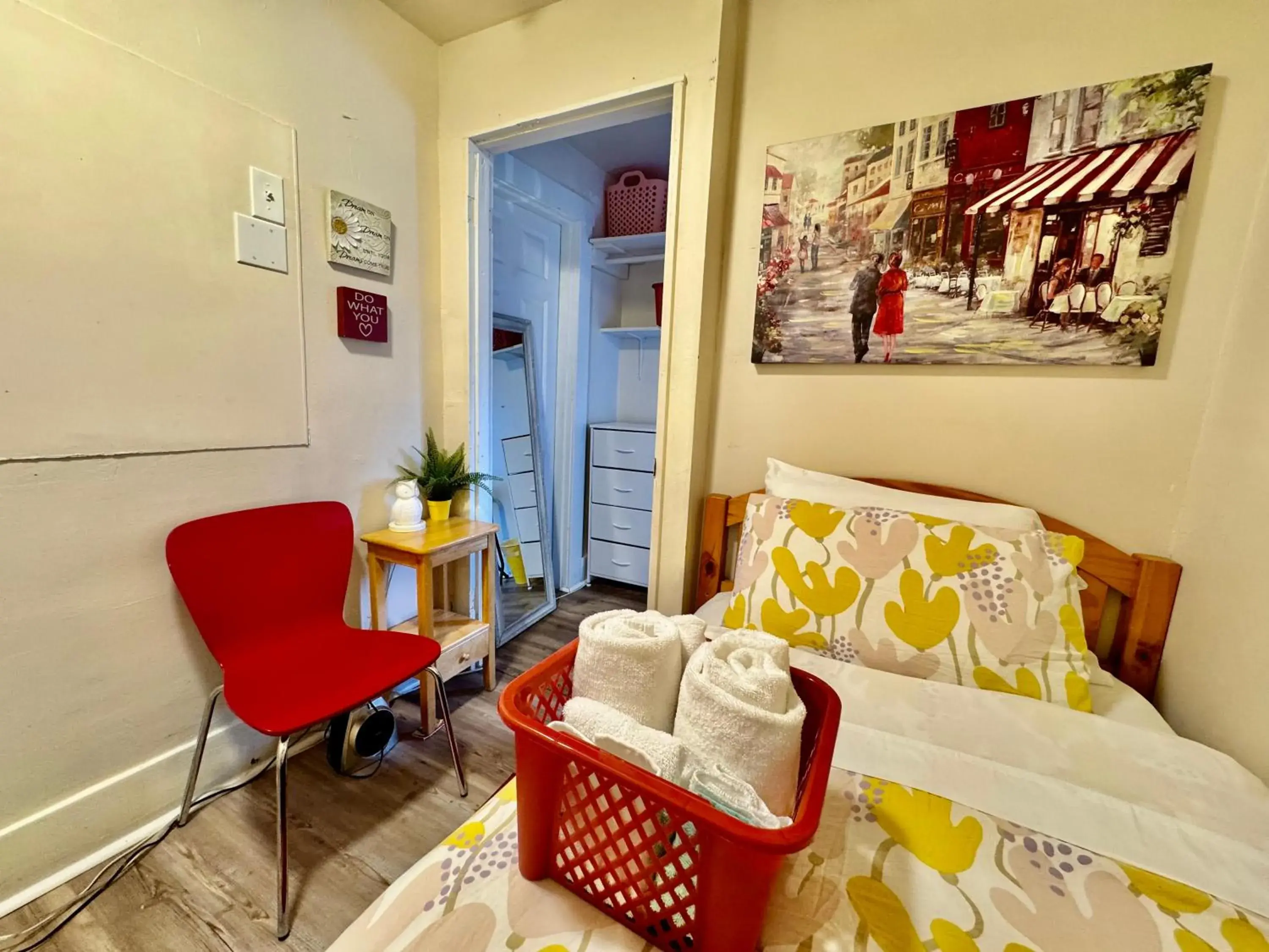 Twin Room in Tiny Private Room at the Upper Level of a Big House with Shared Bathroom Twin Room in Tiny Private Room at the Upper Level of a Big House with Shared Bathroom