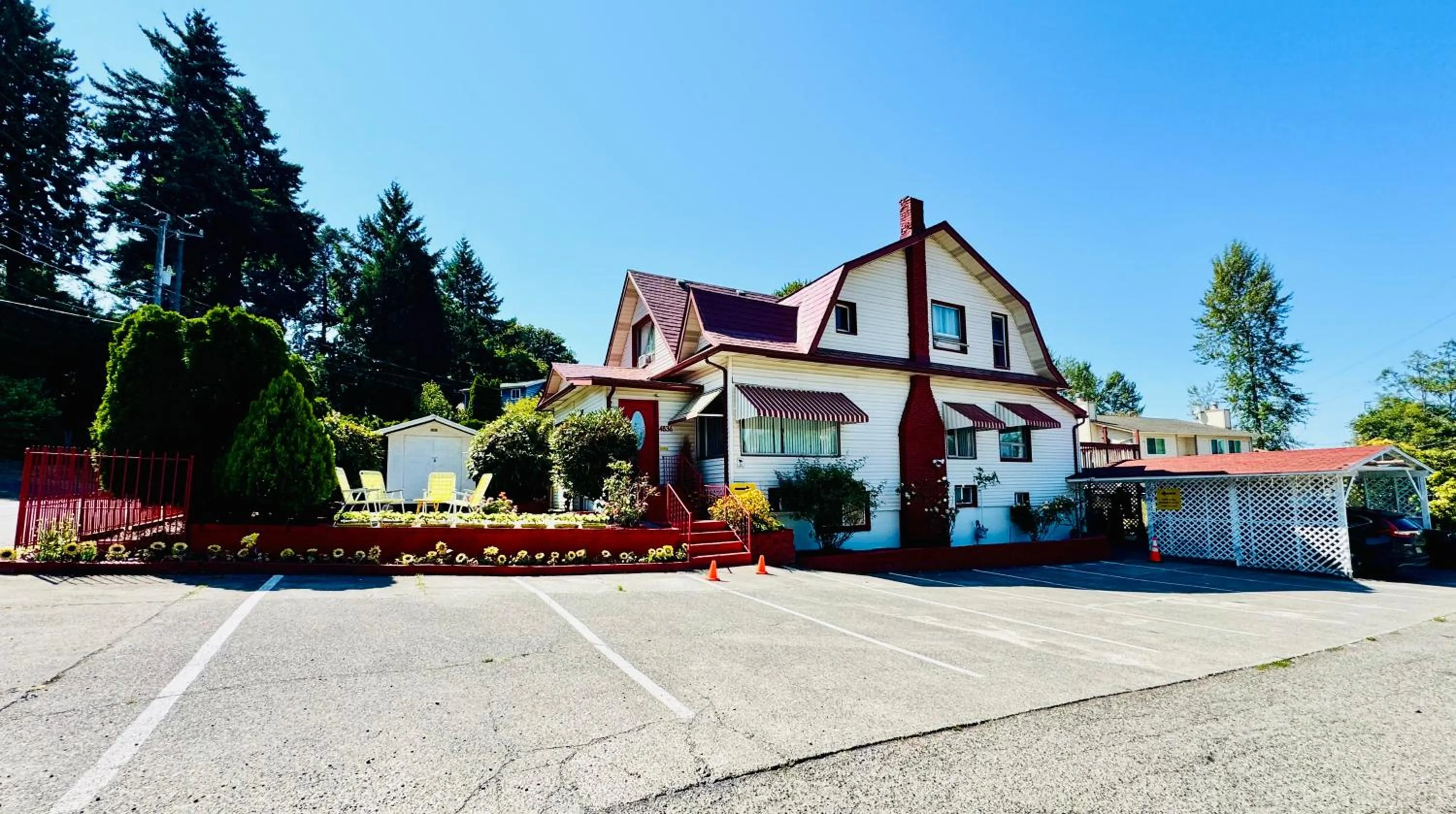 Property building in Tiny Private Room at the Upper Level of a Big House with Shared Bathroom