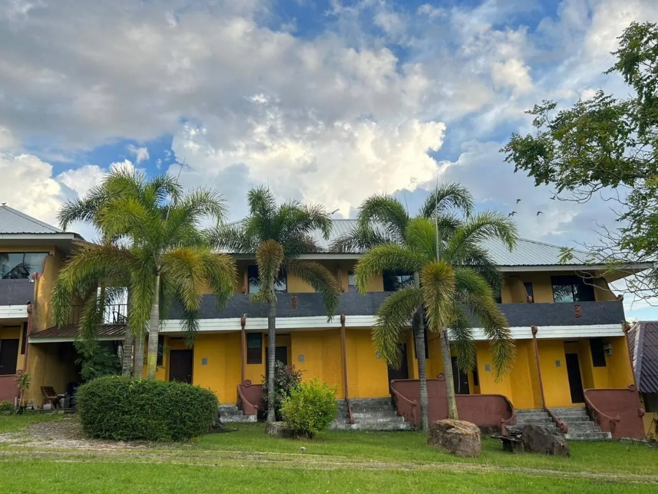 Property building in Petpumok Wangnamkhiao Hotel