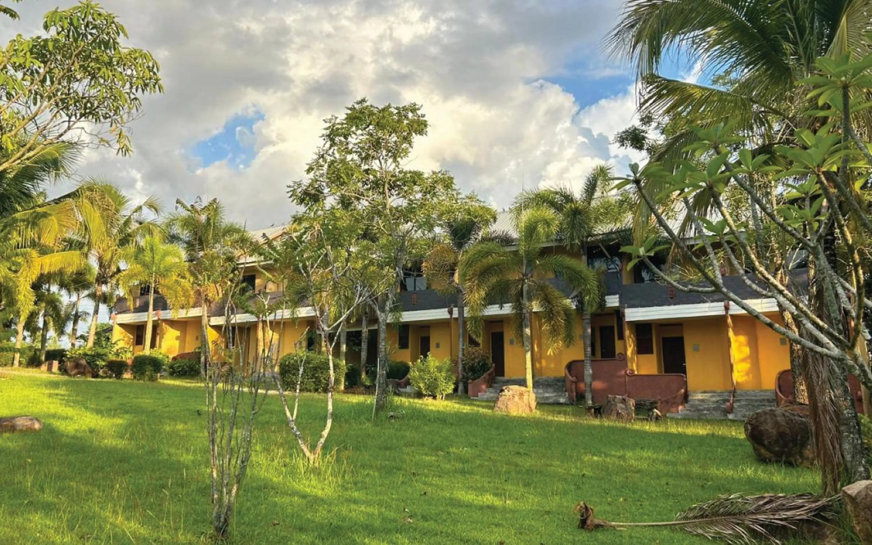 Property building in Petpumok Wangnamkhiao Hotel