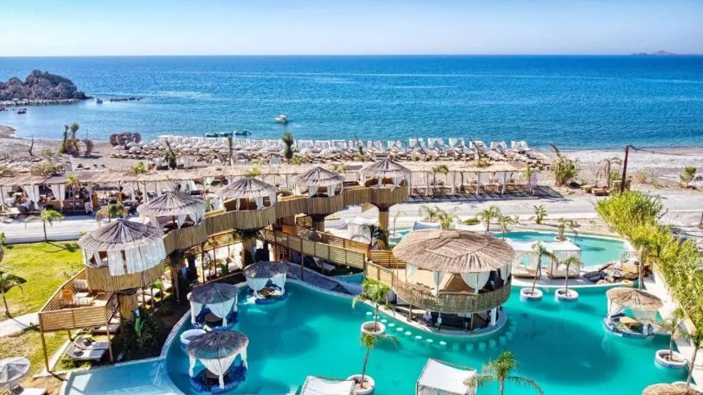 Alia Beachfront Suites and Spa