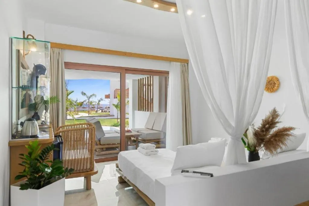 Bed in Alia Beachfront Suites and Spa