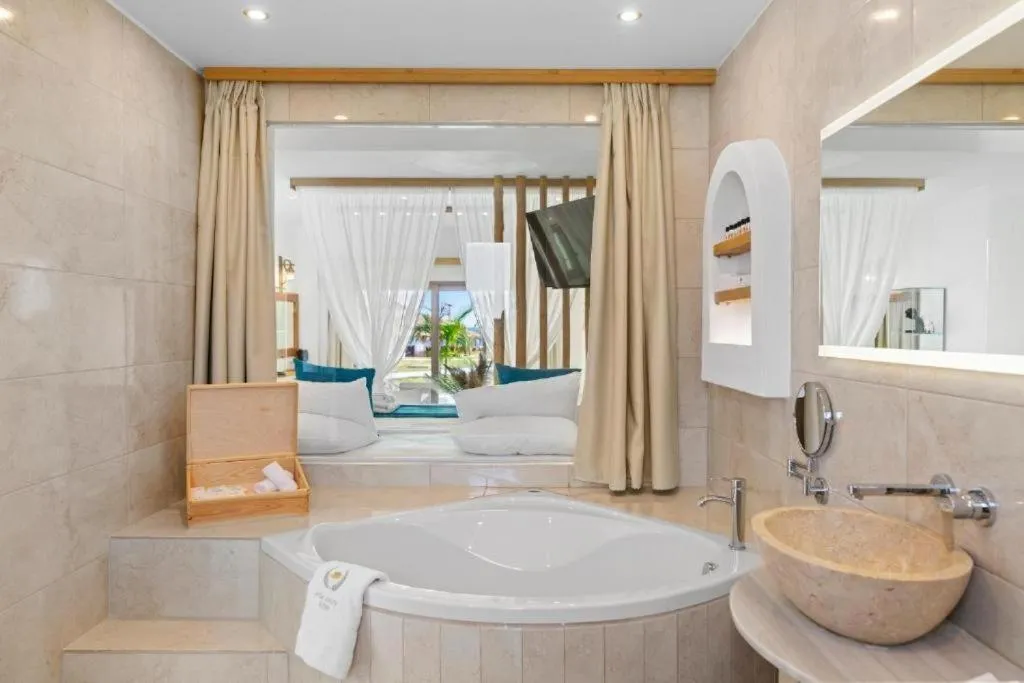 Alia Beachfront Suites and Spa