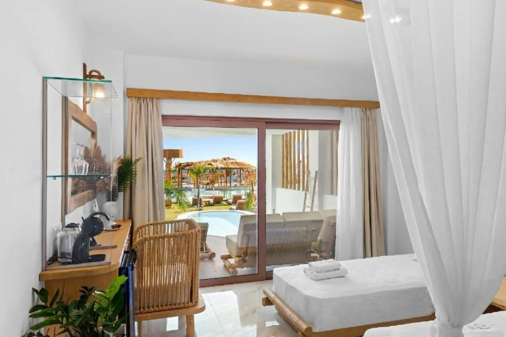 Alia Beachfront Suites and Spa