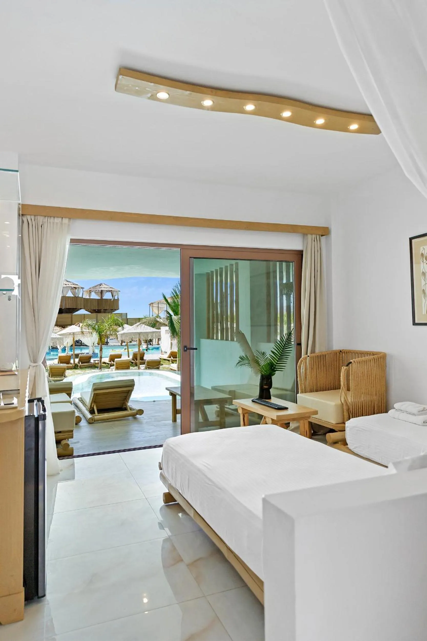 Alia Beachfront Suites and Spa