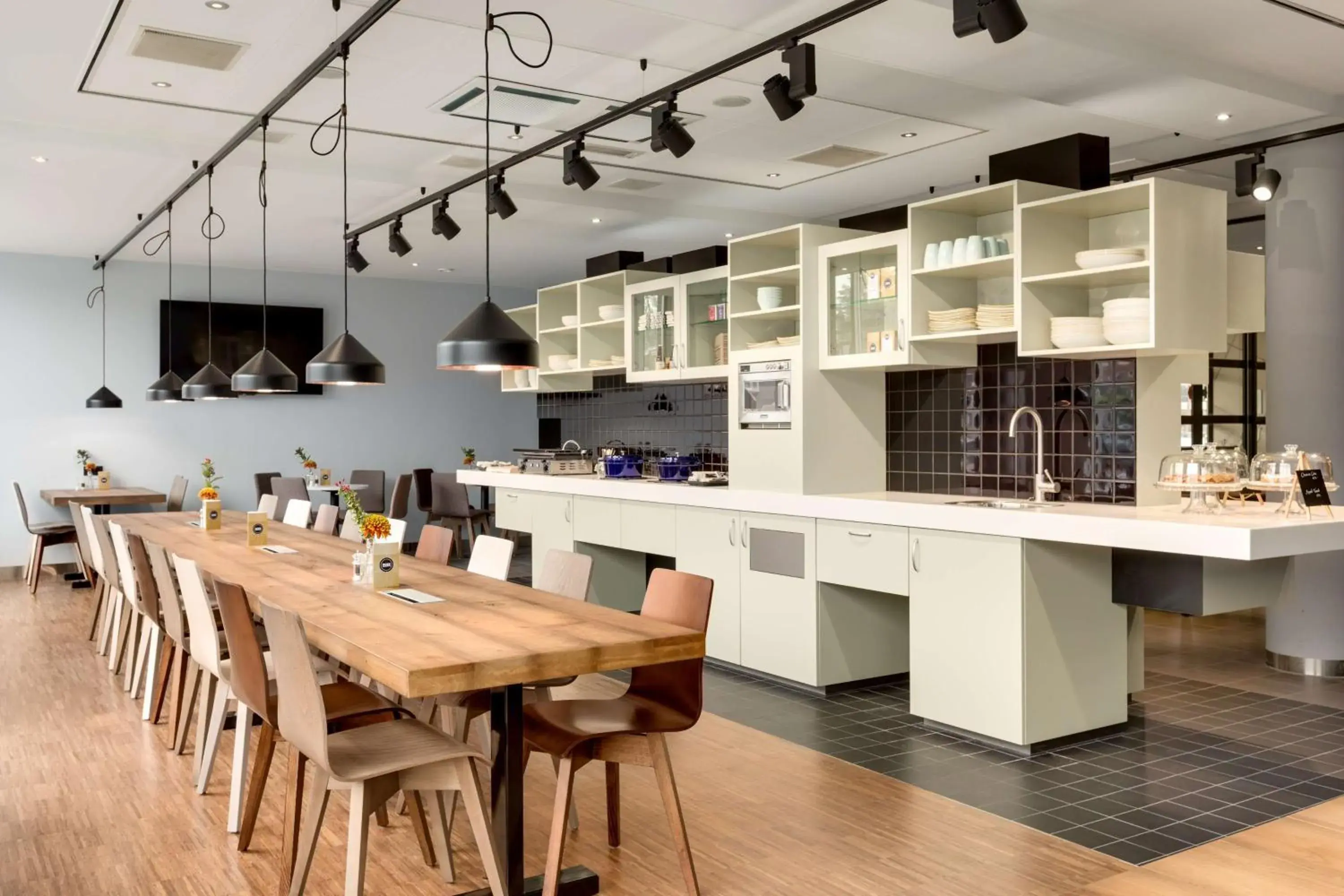 Restaurant/places to eat in NH Groningen Hotel Restaurant/places to eat in NH Groningen Hotel