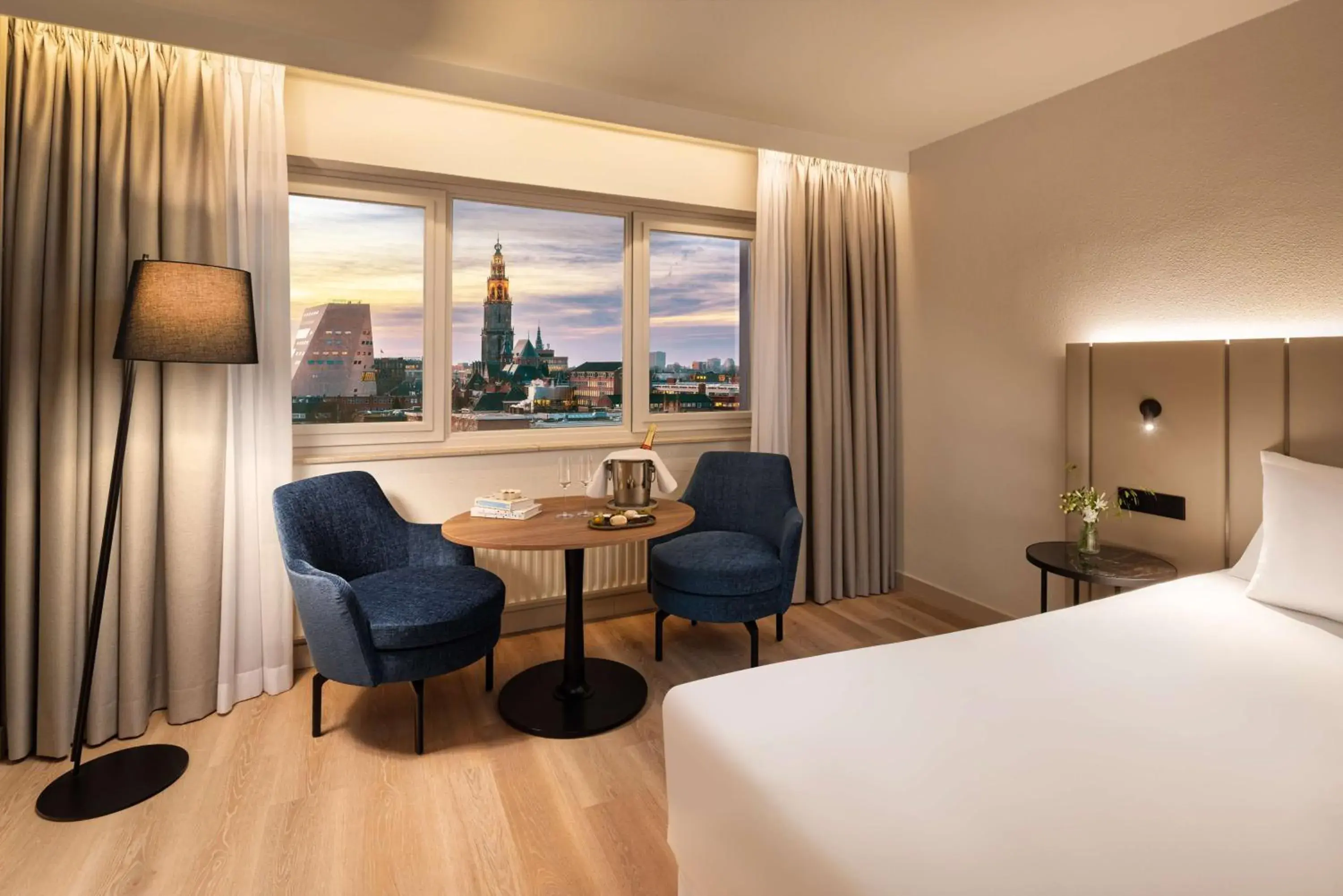 Bedroom, Bed in NH Groningen Hotel Bedroom, Bed in NH Groningen Hotel