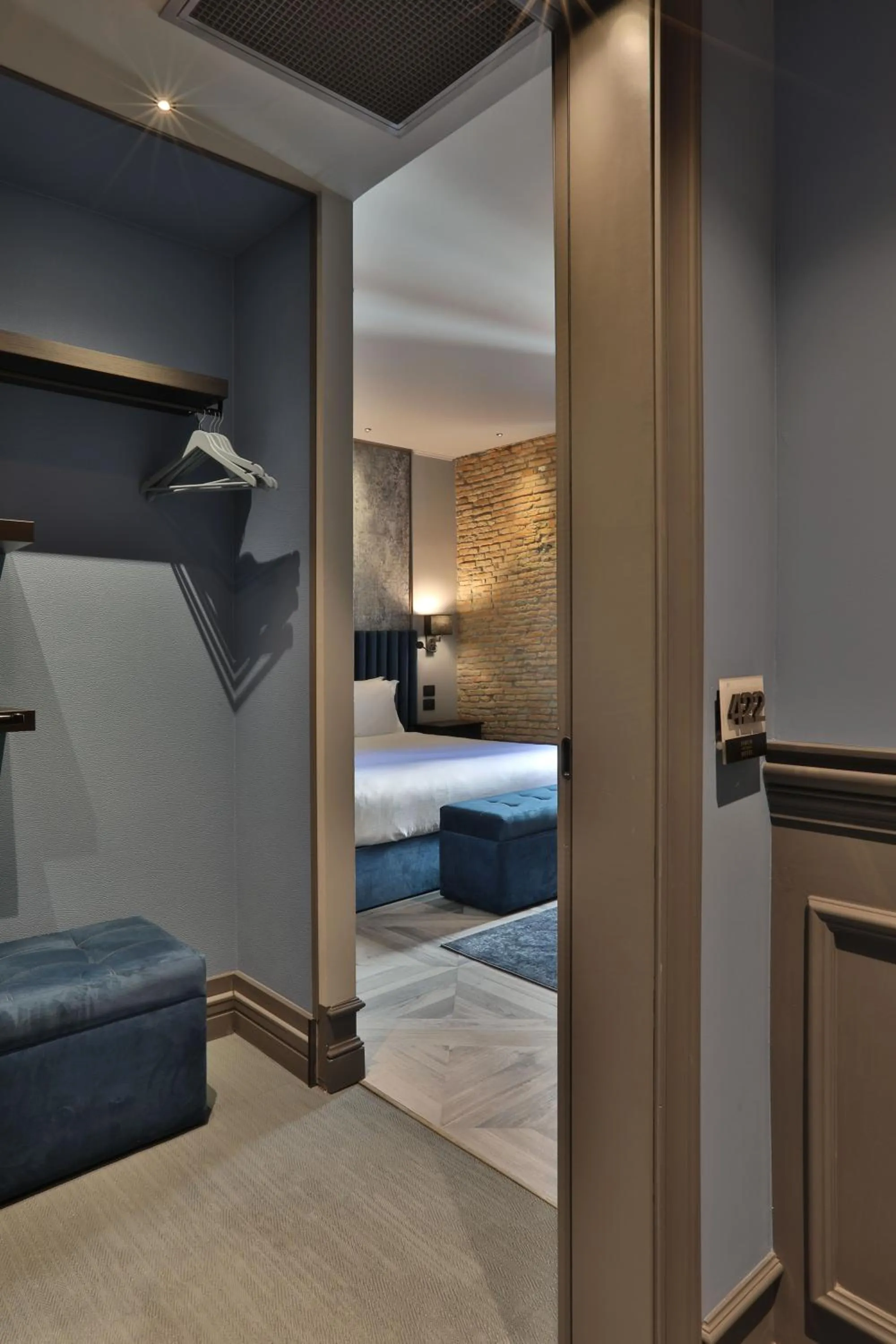 Photo of the whole room, Bed in FORVM bijoux ROOMS