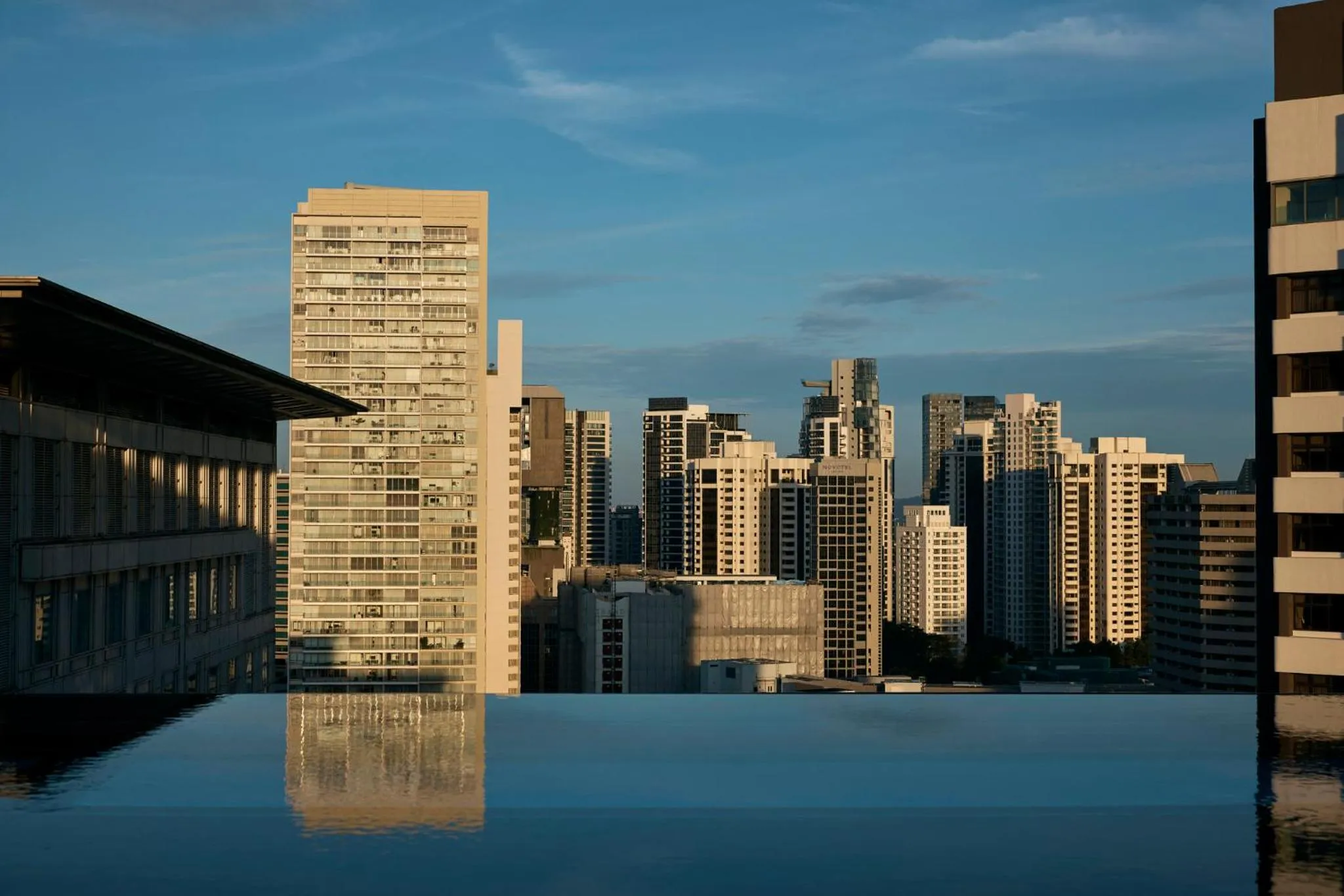 Swimming pool in COMO Metropolitan Singapore