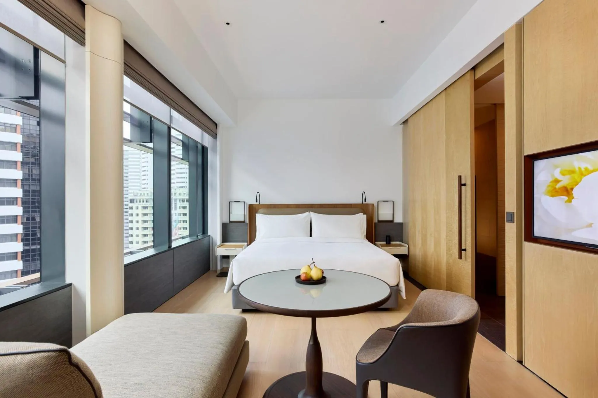 Photo of the whole room, Bed in COMO Metropolitan Singapore