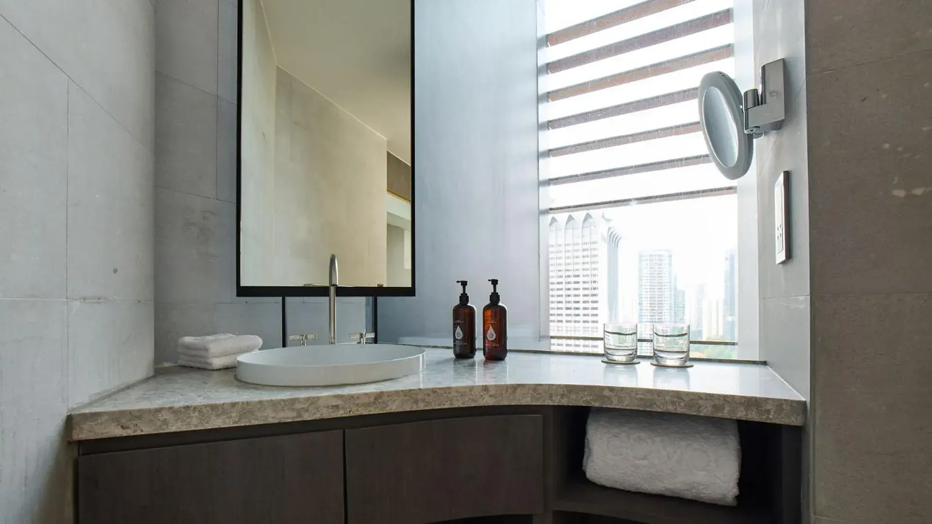 Property building in COMO Metropolitan Singapore Property building in COMO Metropolitan Singapore