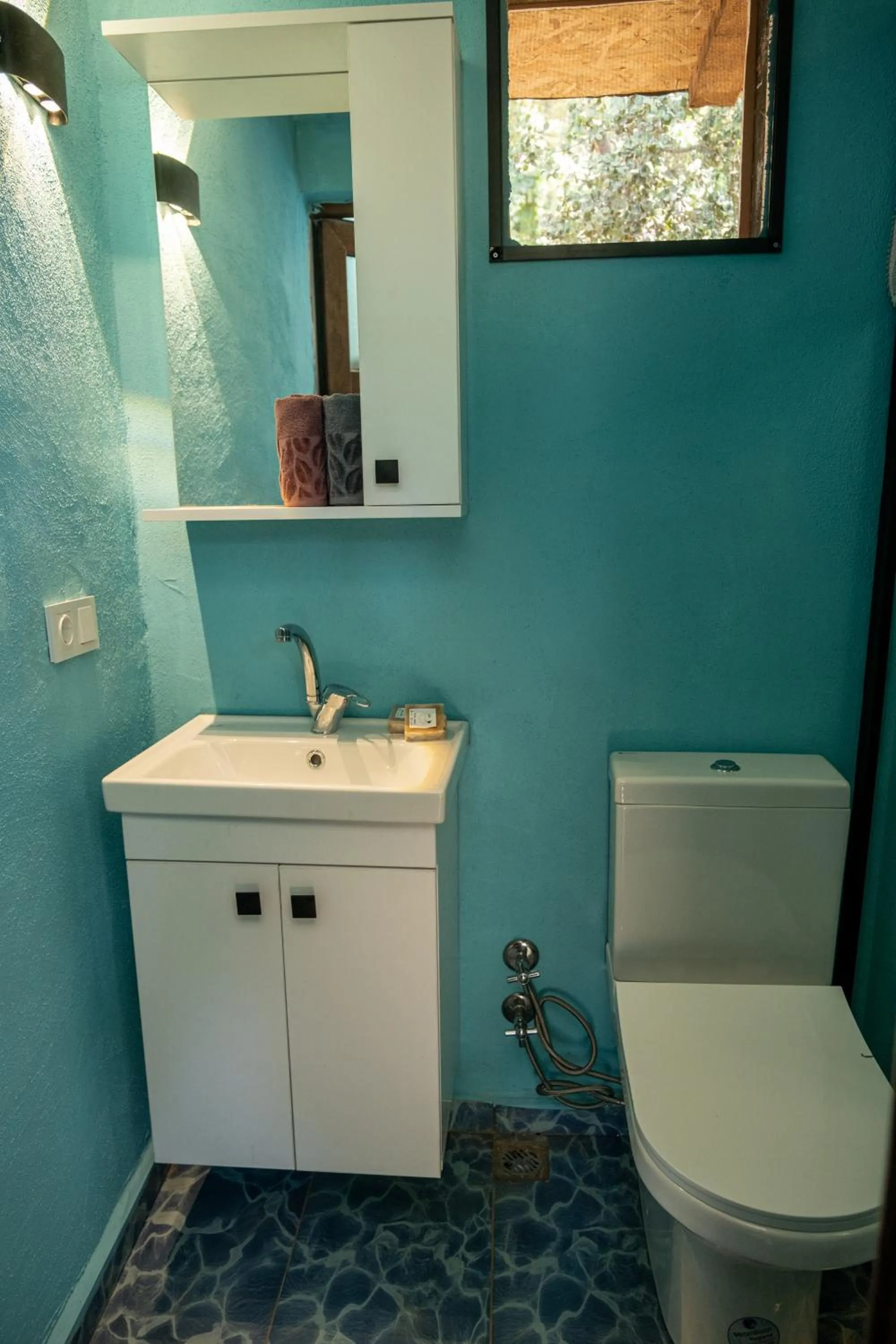 Toilet in Goat Bungalow and Camping