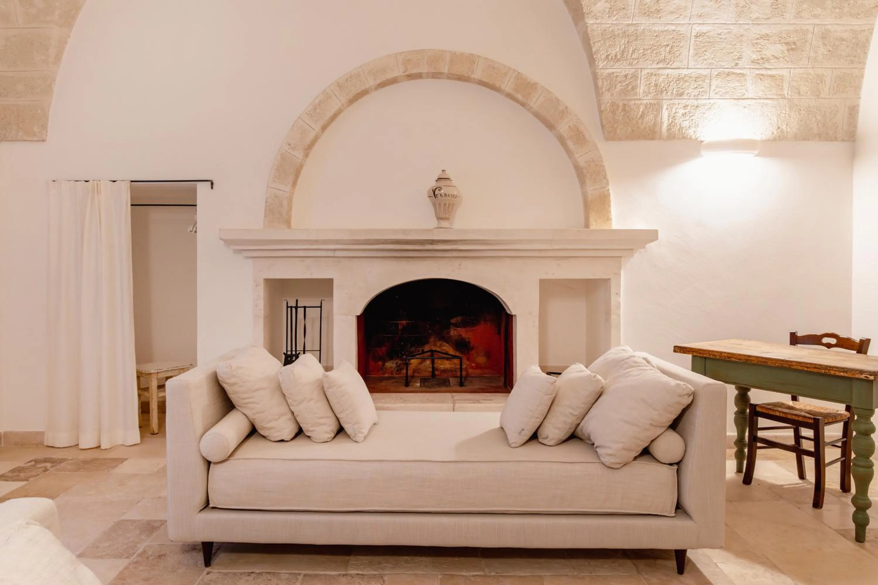 fireplace in Masseria Gorgognolo