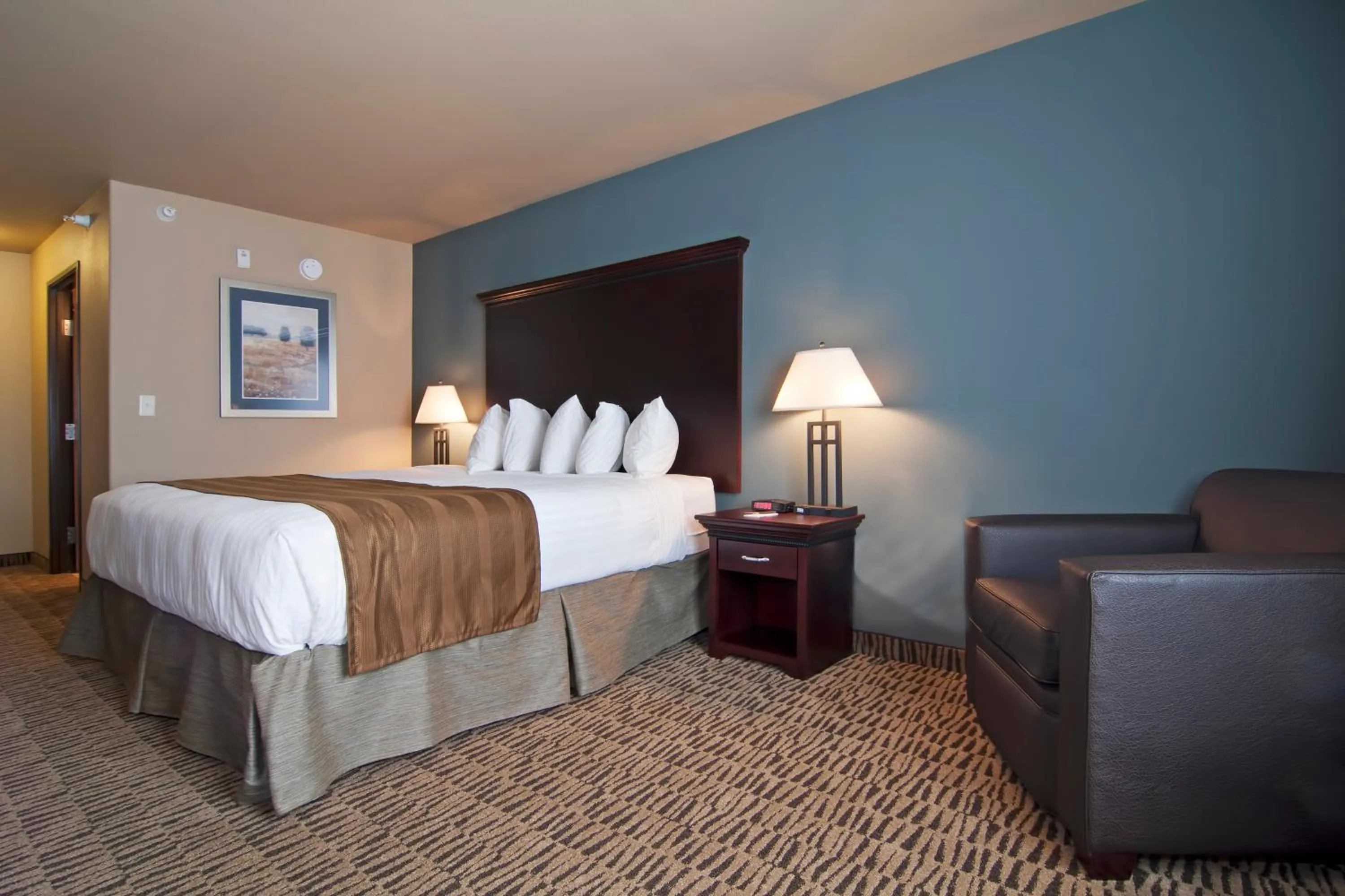 Photo of the whole room, Bed in The Watford