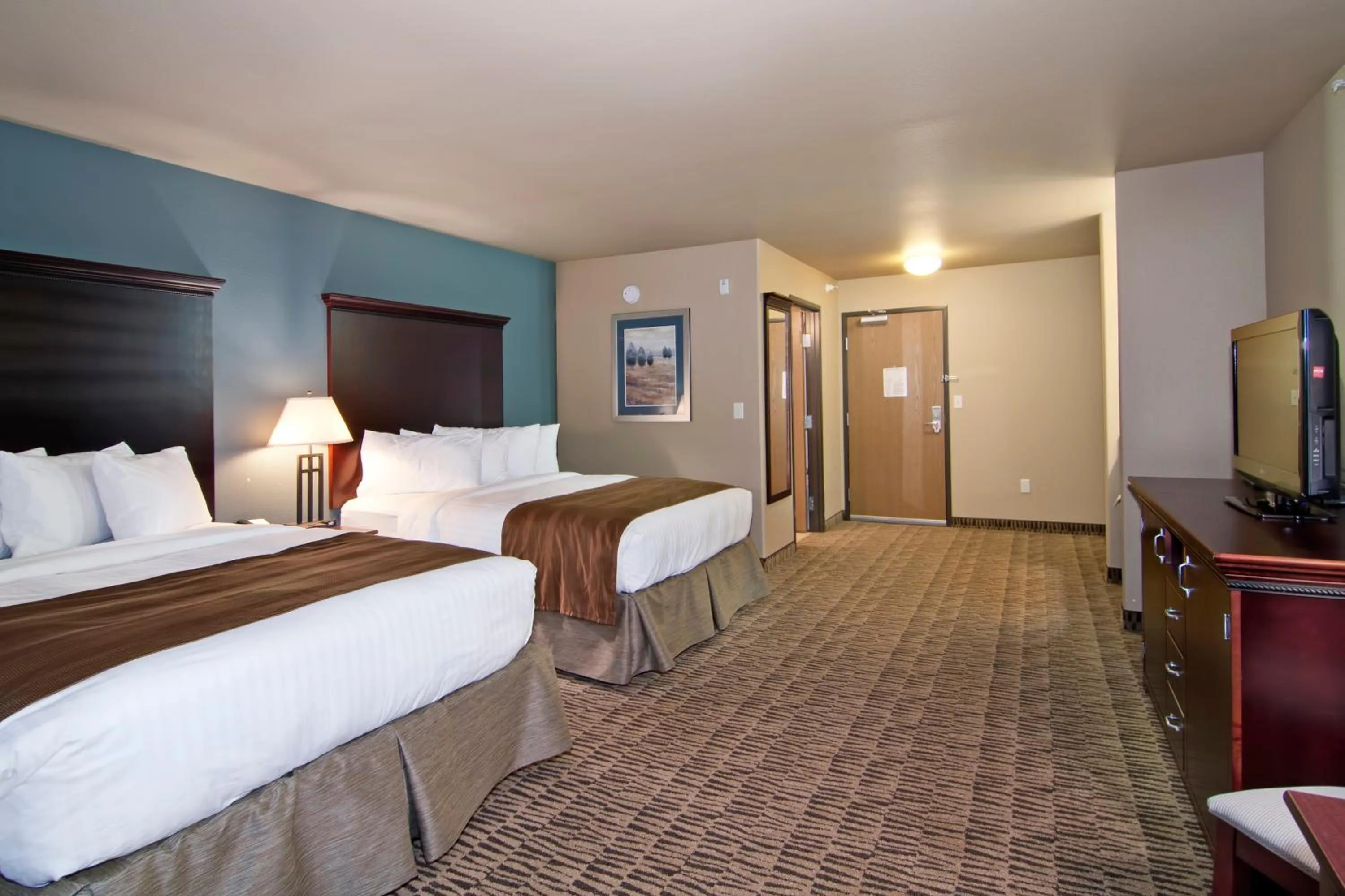 Photo of the whole room, Bed in The Watford