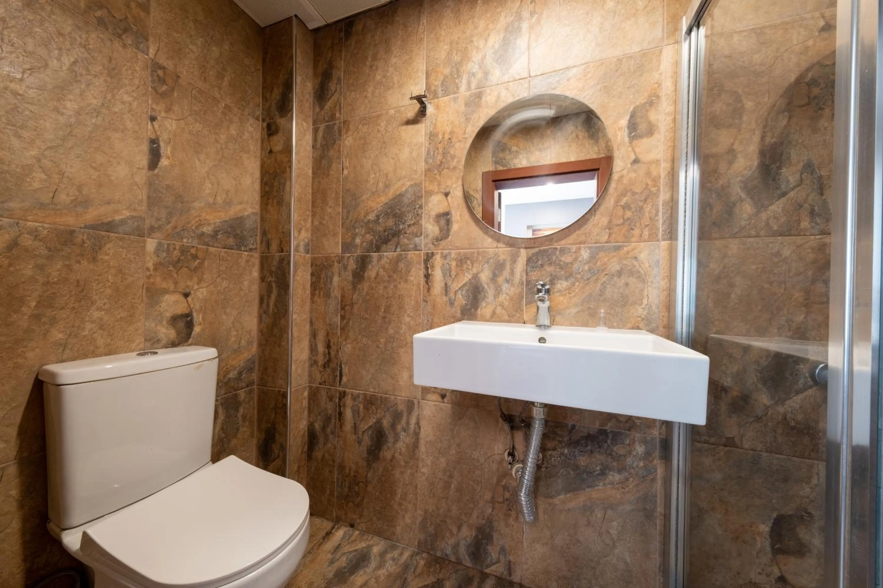 Shower in Istanbul Nova Hotel