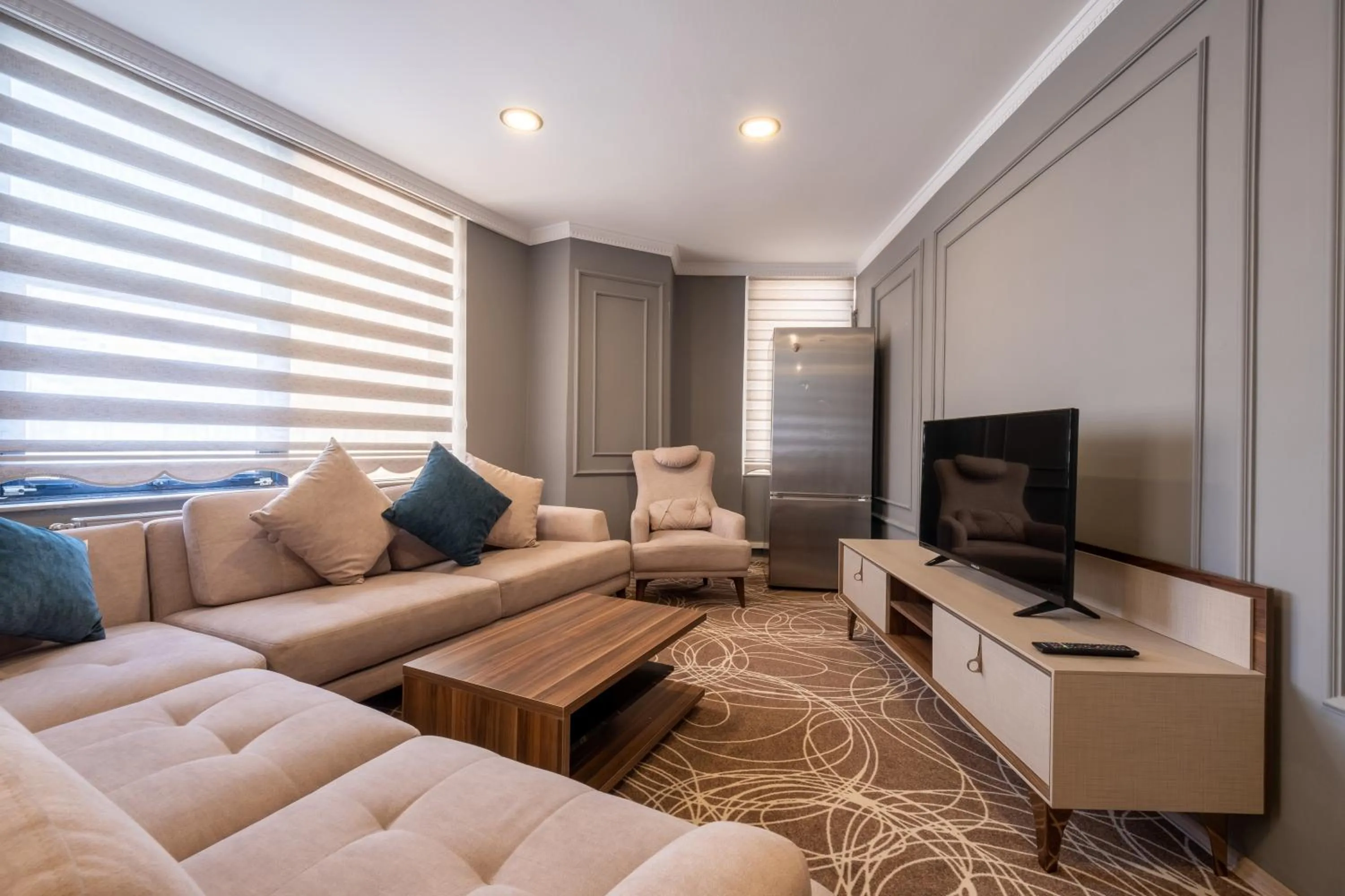 Communal lounge/ TV room in Istanbul Nova Hotel