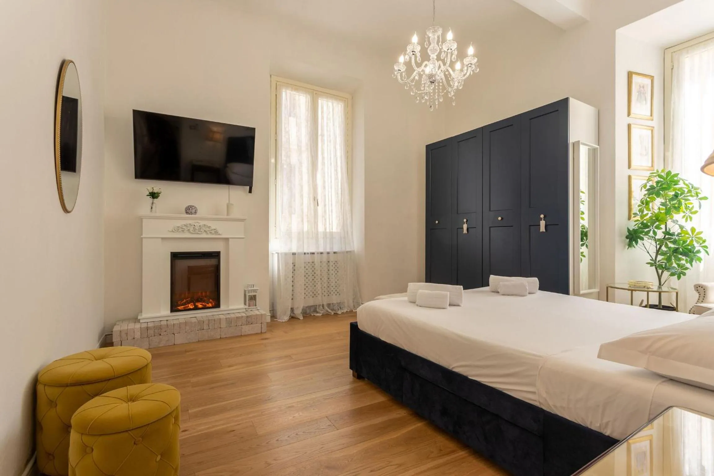 Bedroom, Bed in Pearl Of Florence by Halldis