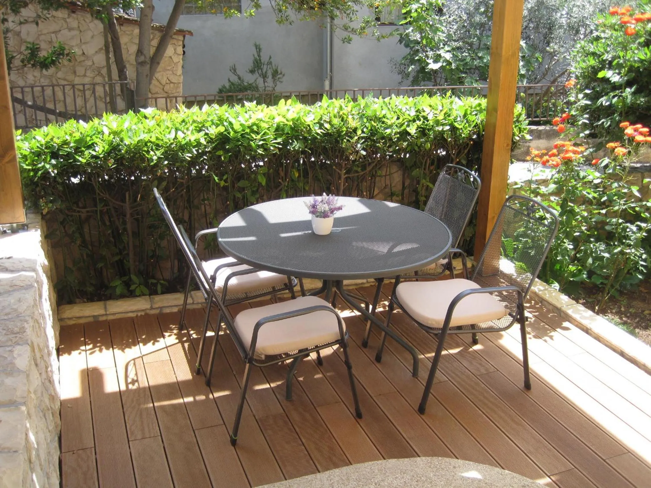 Garden in Apartments Villa Violet