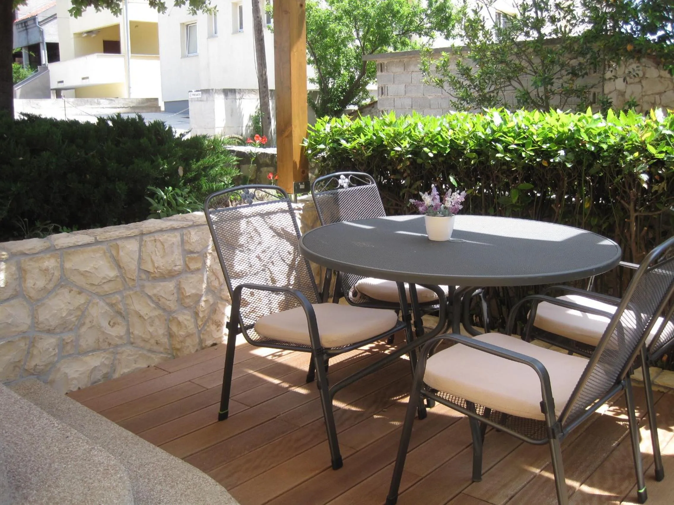 Garden in Apartments Villa Violet