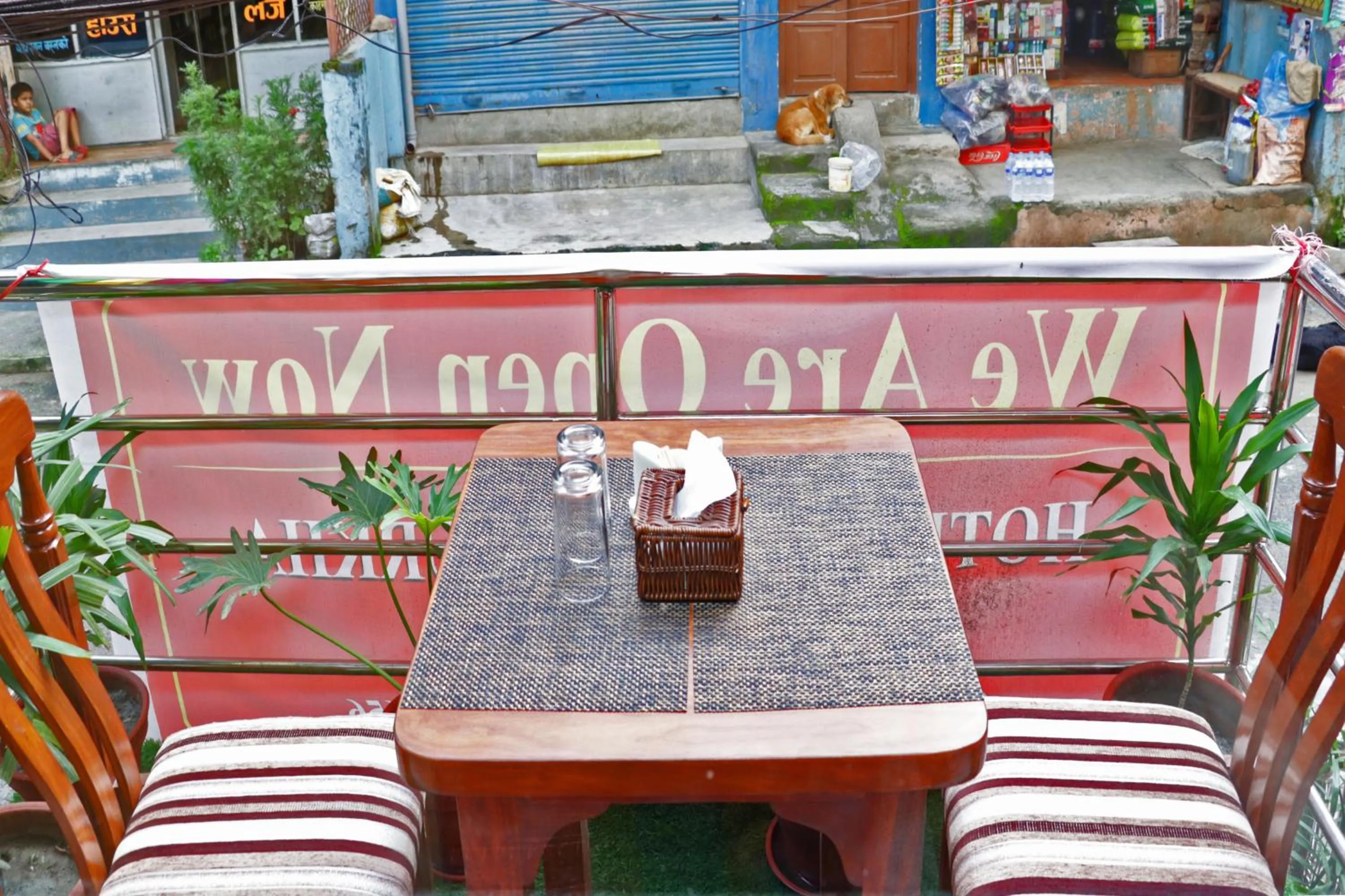 Restaurant/places to eat in Hotel Airport Gurkha