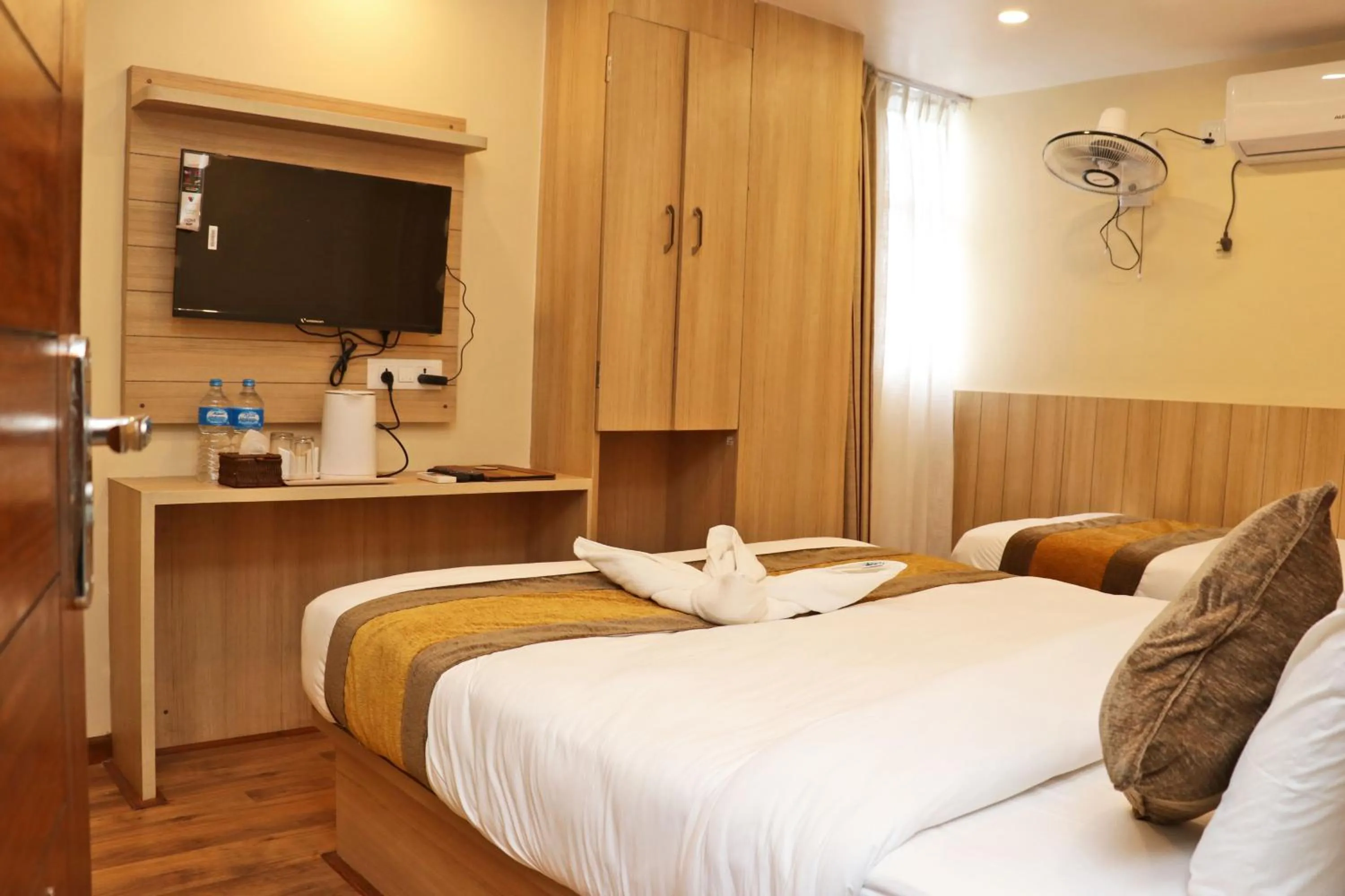 TV and multimedia, Bed in Hotel Airport Gurkha