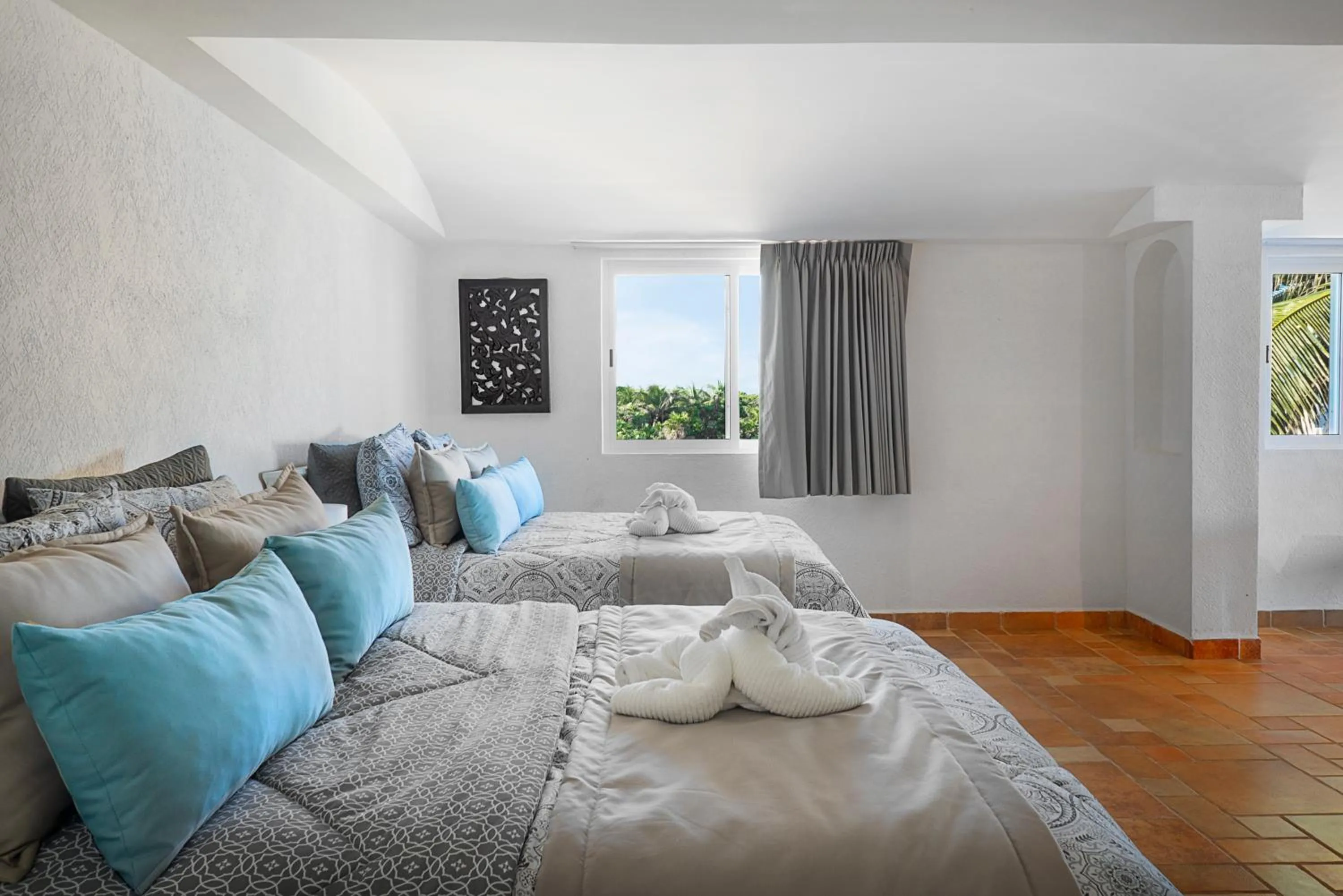 Photo of the whole room, Bed in Caleta Tankah