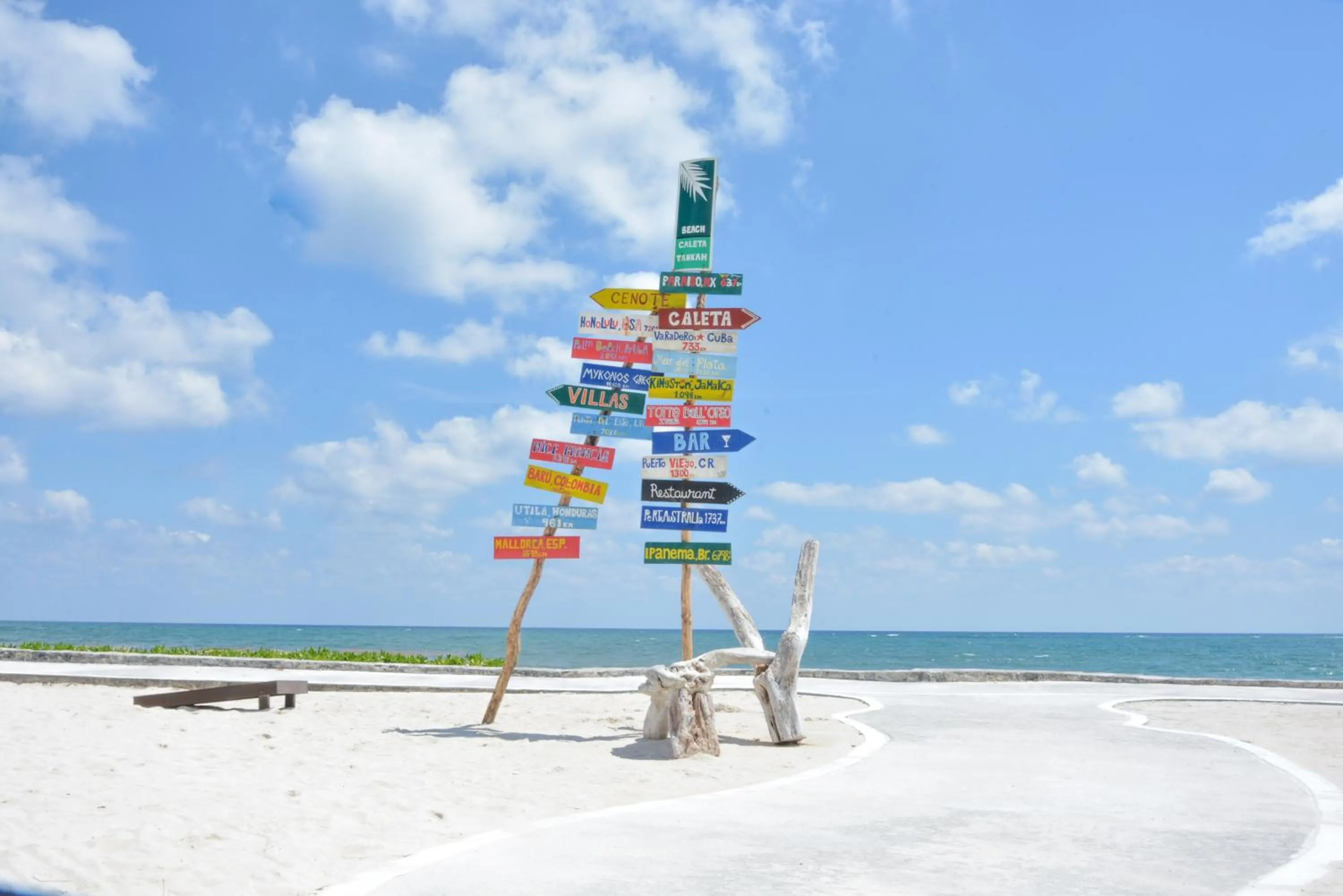 Restaurant/places to eat in Caleta Tankah