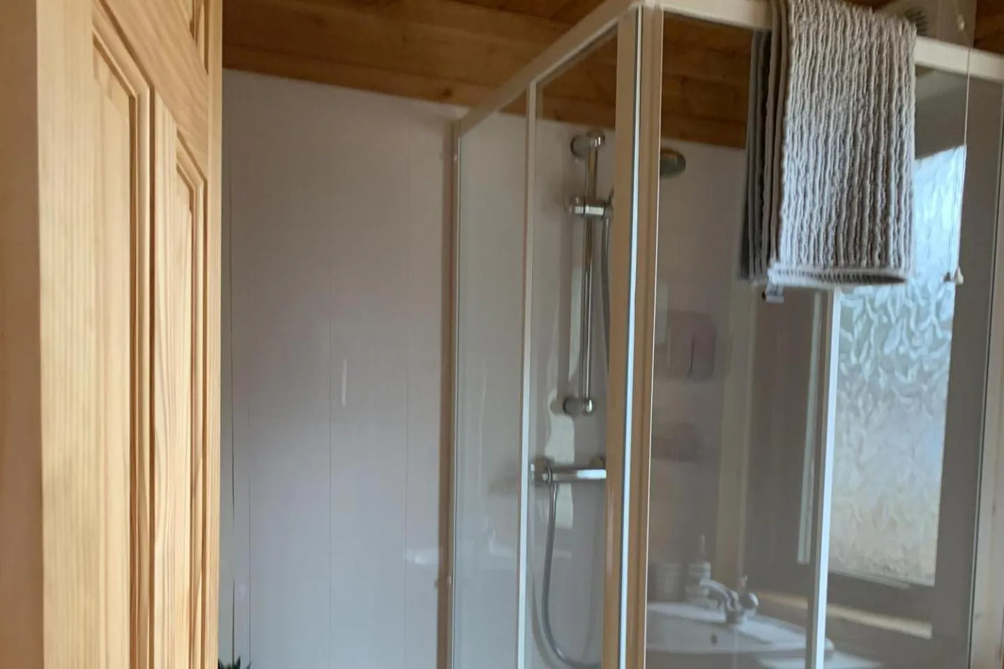 Teviot Lodge - Sleeps 6 - Pets - River Views