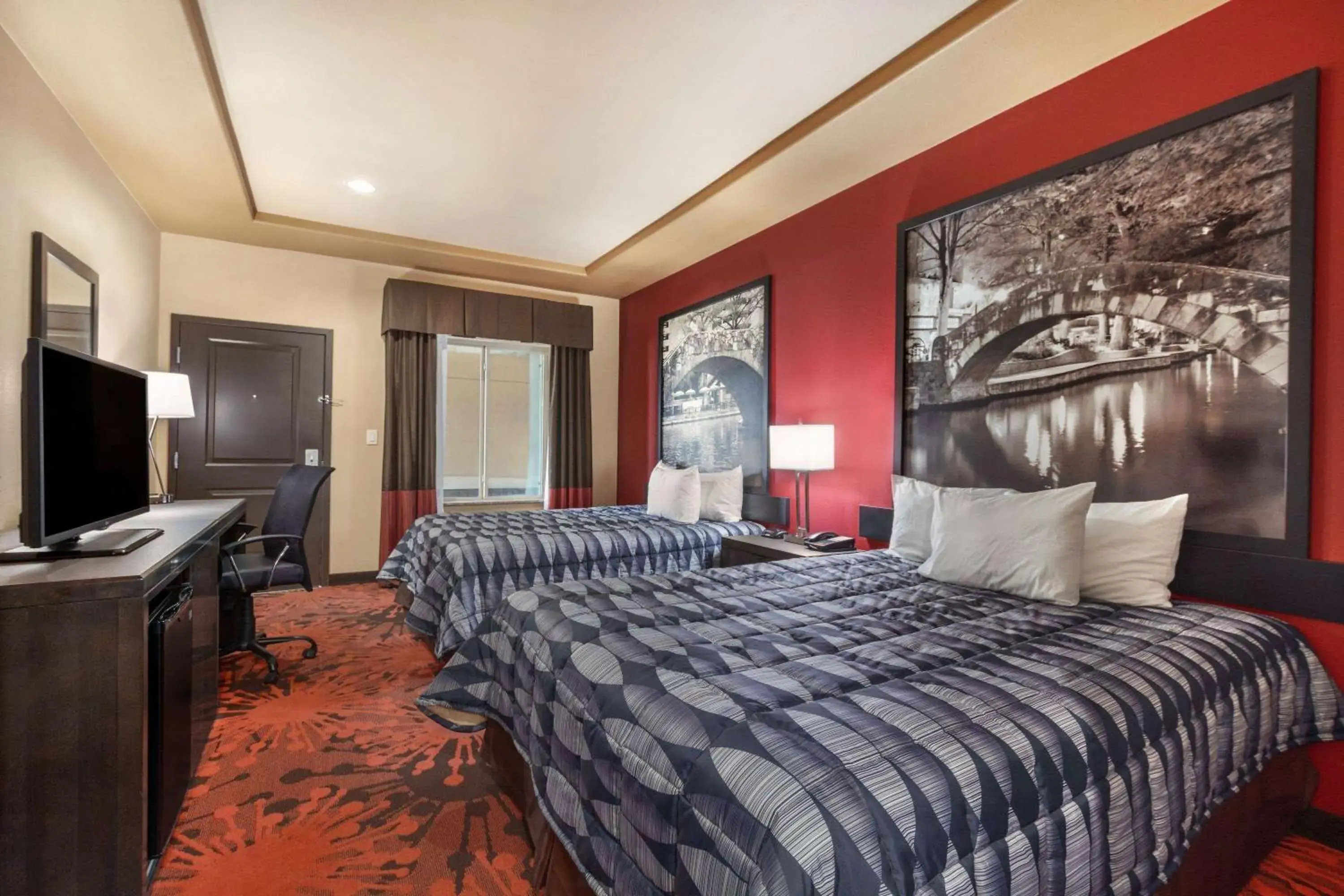 Photo of the whole room, Bed in Super 8 by Wyndham Karnes City Photo of the whole room, Bed in Super 8 by Wyndham Karnes City