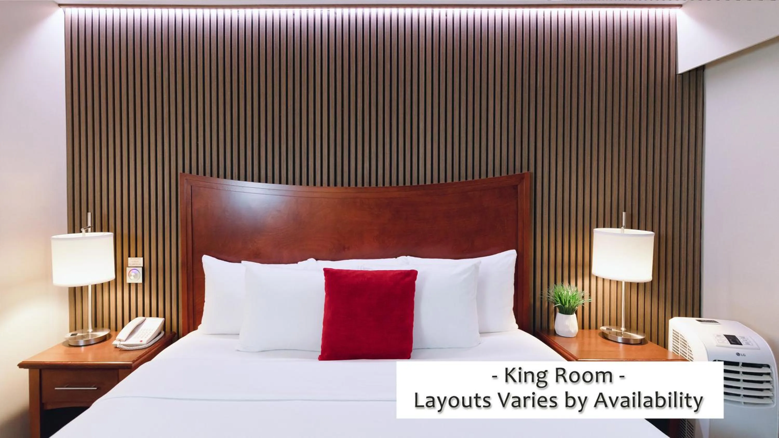 Bed in Gibsons Garden Hotel