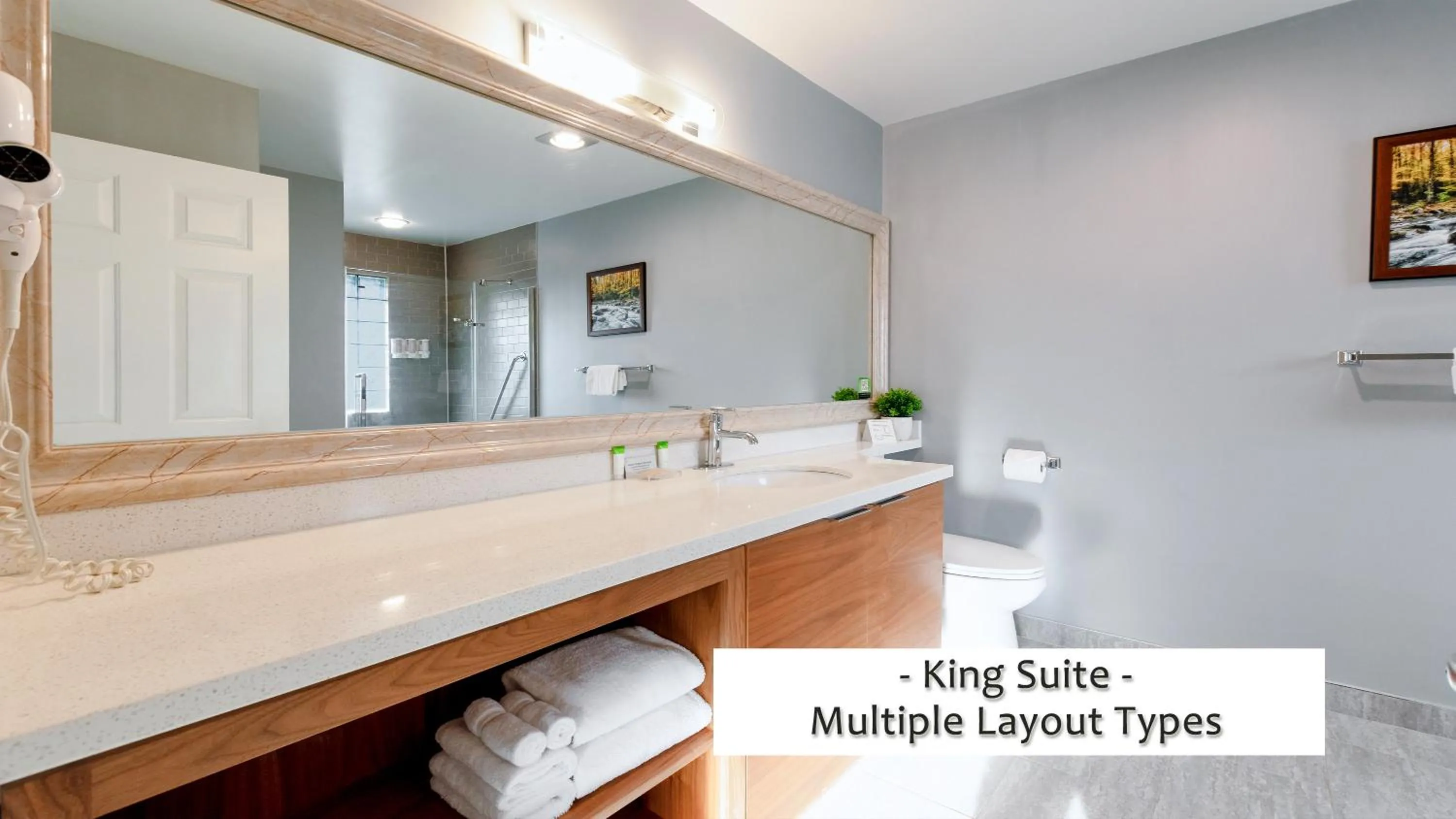 Bathroom in Gibsons Garden Hotel