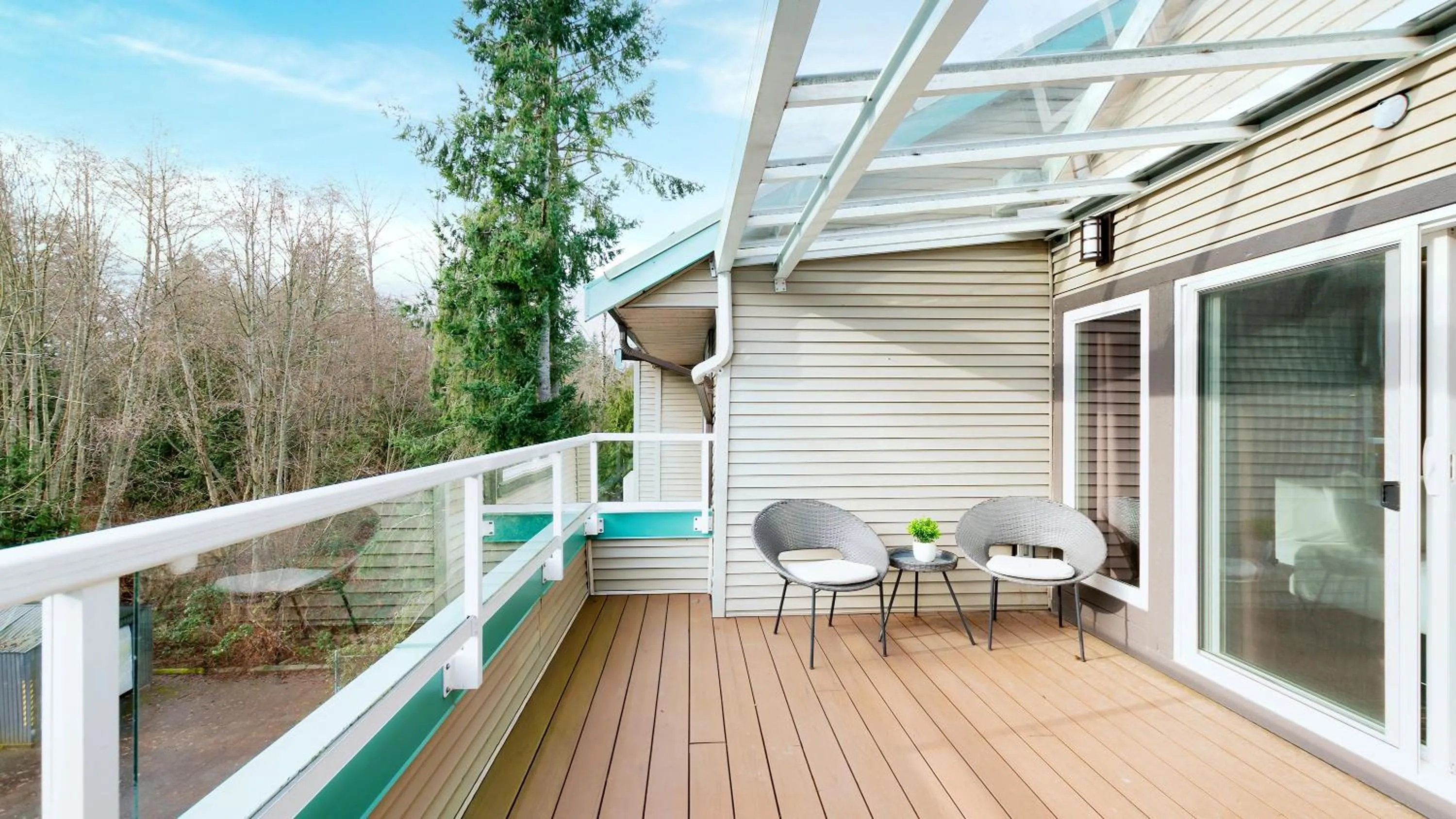 Balcony/Terrace in Gibsons Garden Hotel