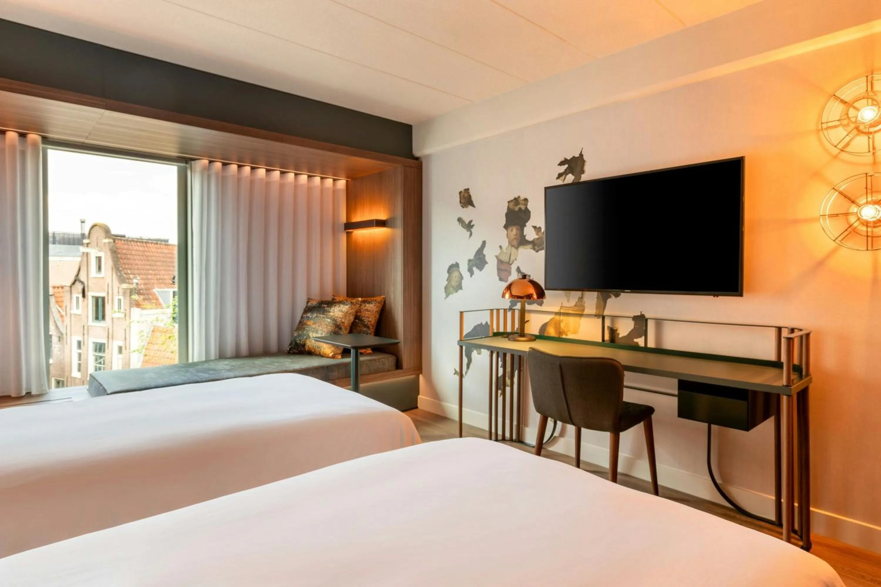 Photo of the whole room, Bed in Renaissance Amsterdam Hotel