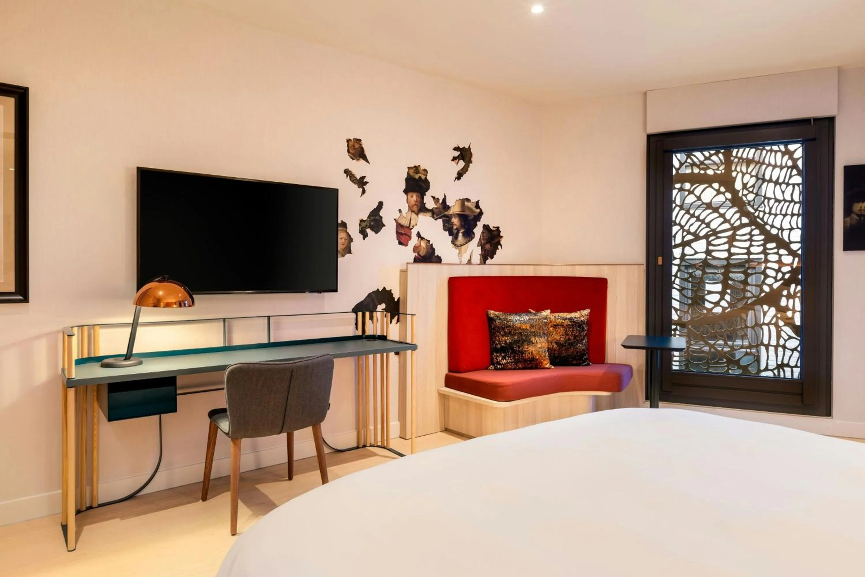 Photo of the whole room, Bed in Renaissance Amsterdam Hotel