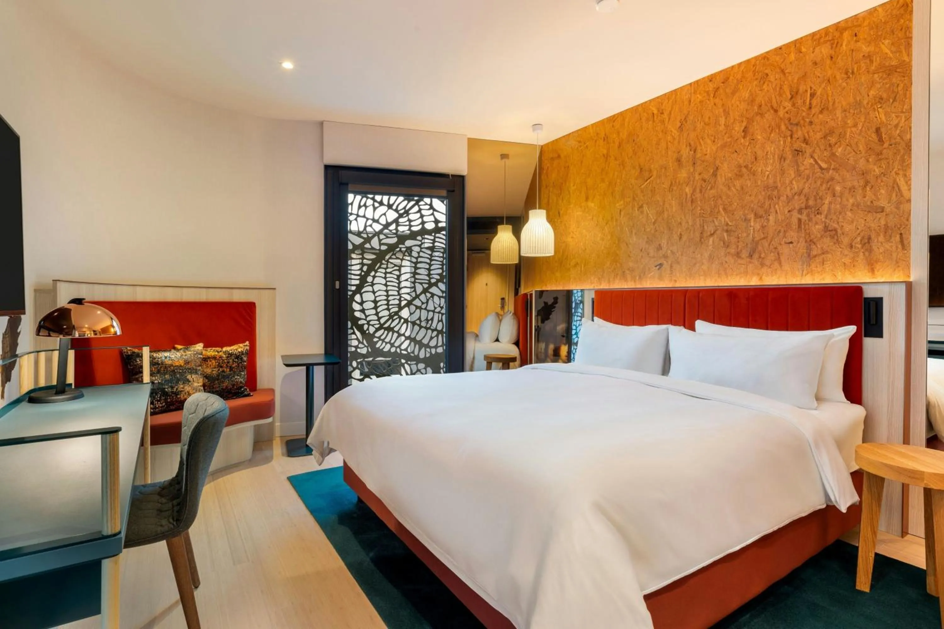 Photo of the whole room, Bed in Renaissance Amsterdam Hotel