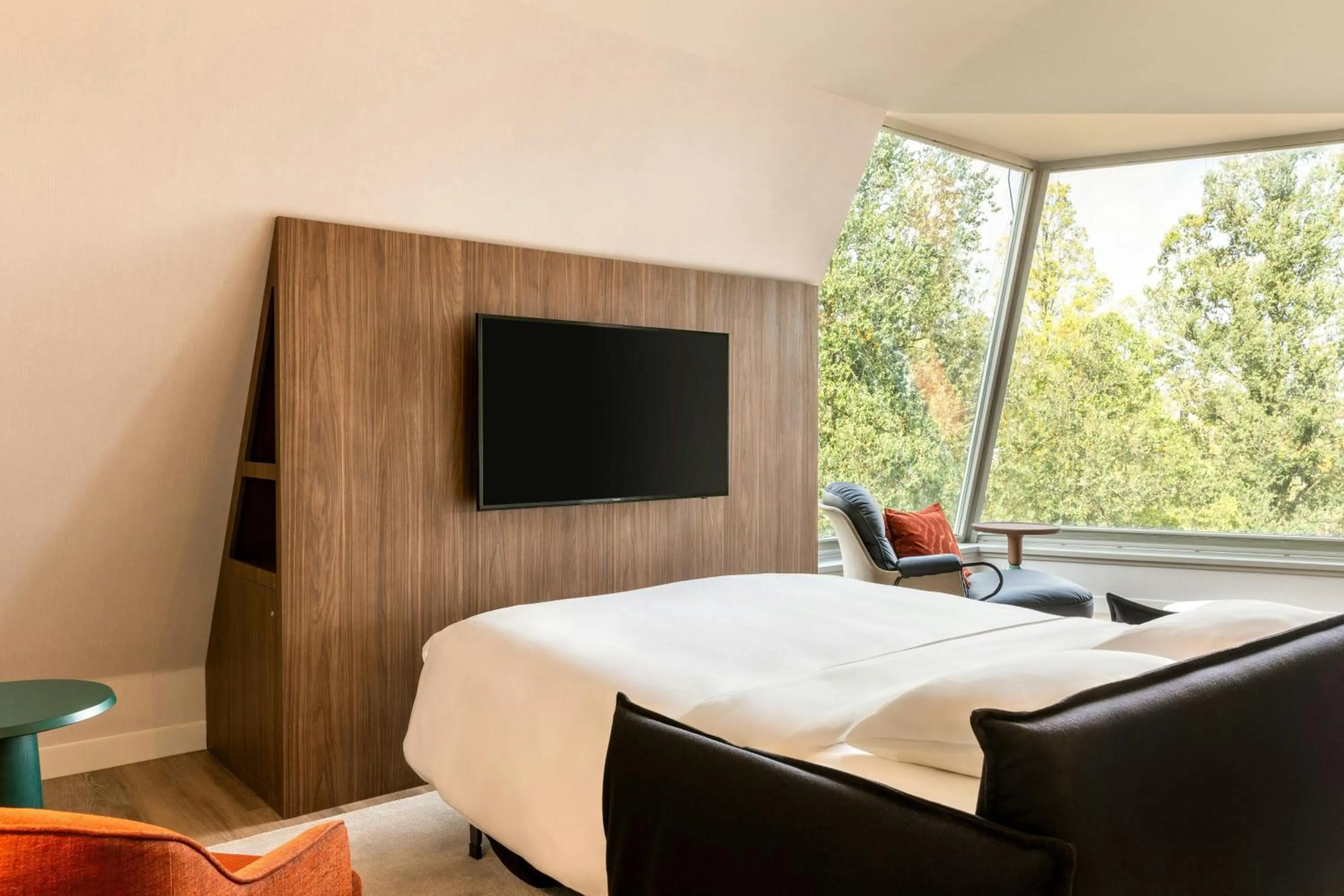 Photo of the whole room, Bed in Renaissance Amsterdam Hotel