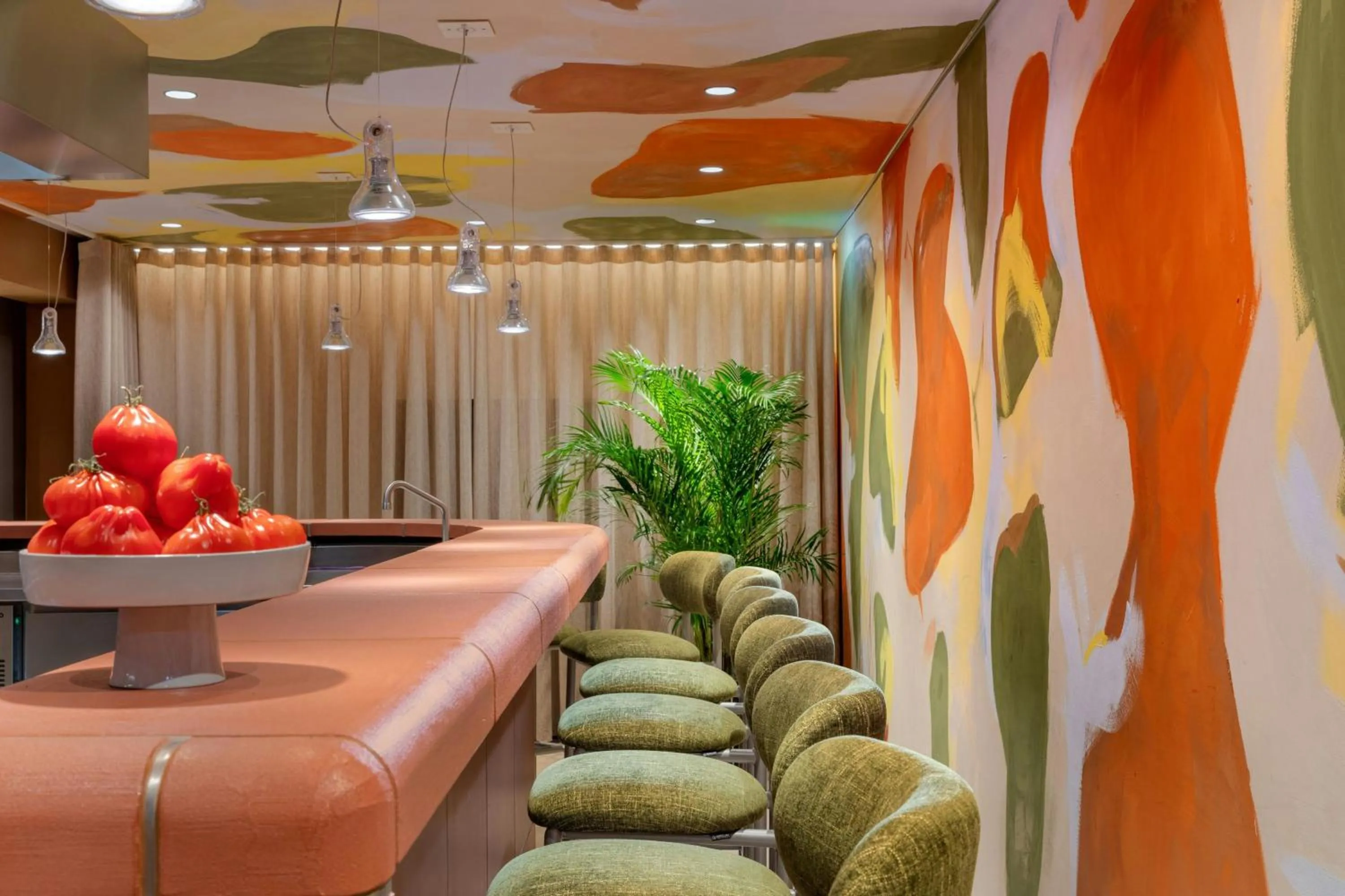 Lounge or bar in Renaissance Amsterdam Hotel