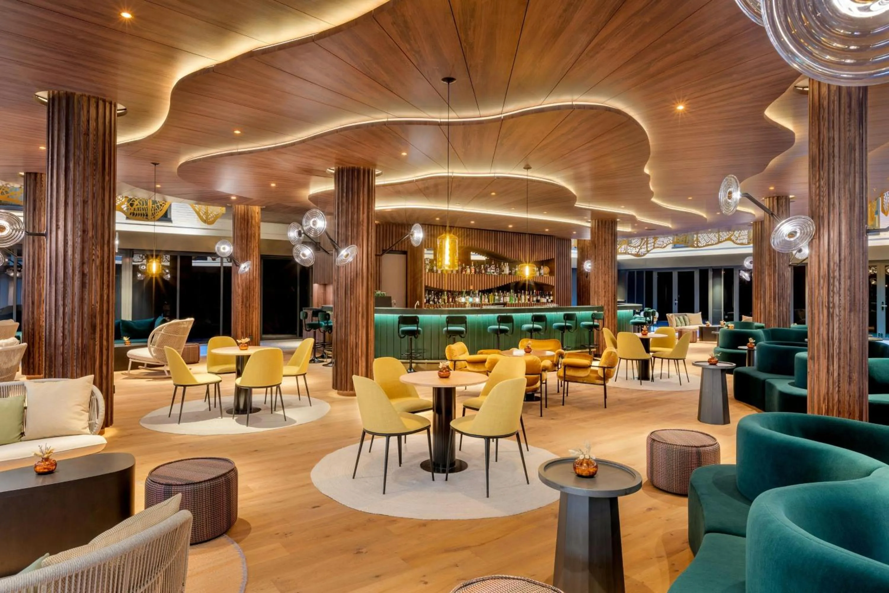 Lounge or bar in Renaissance Amsterdam Hotel