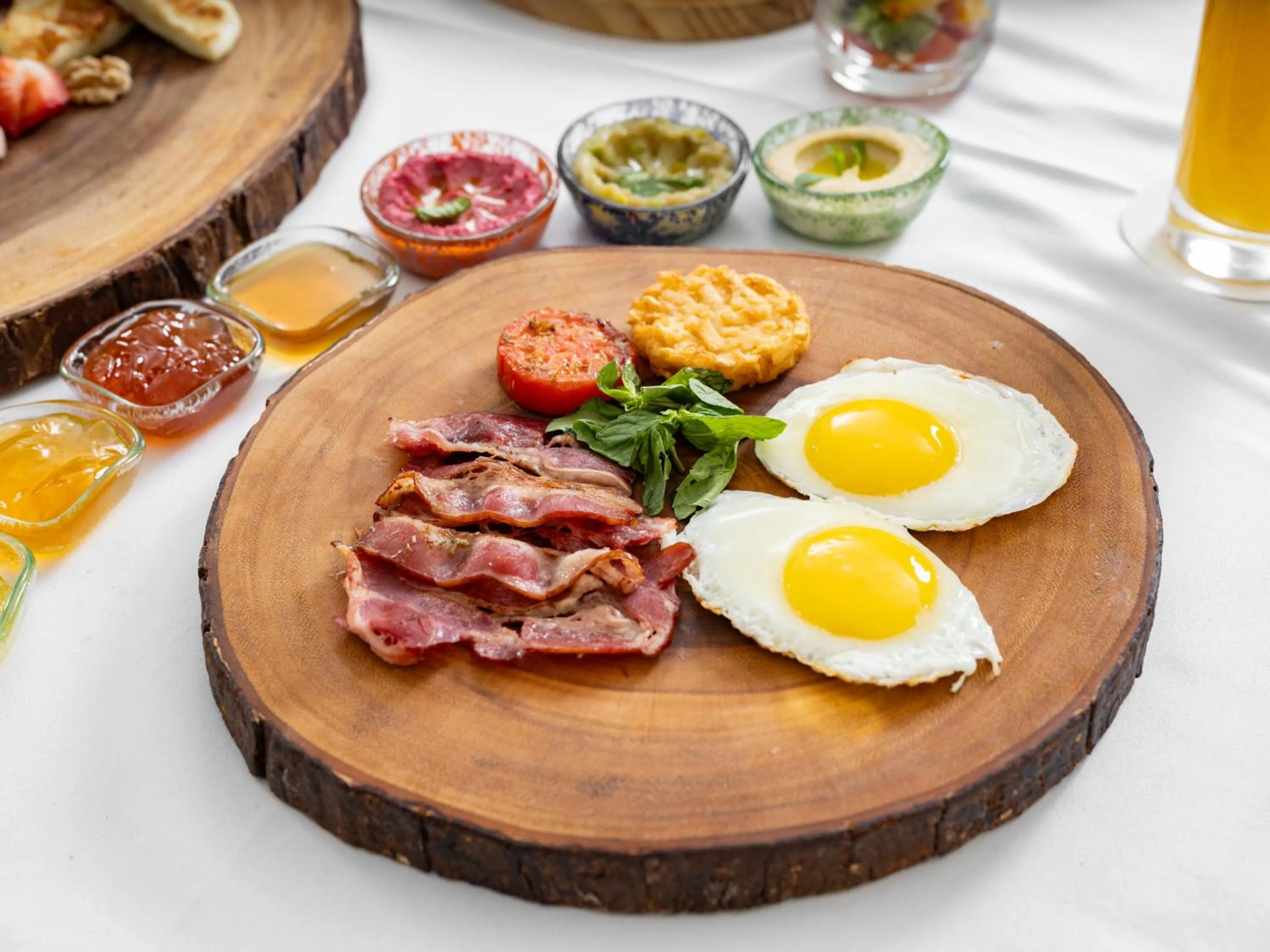 room service in Wirgan Al Noor, Tapestry Collection by Hilton