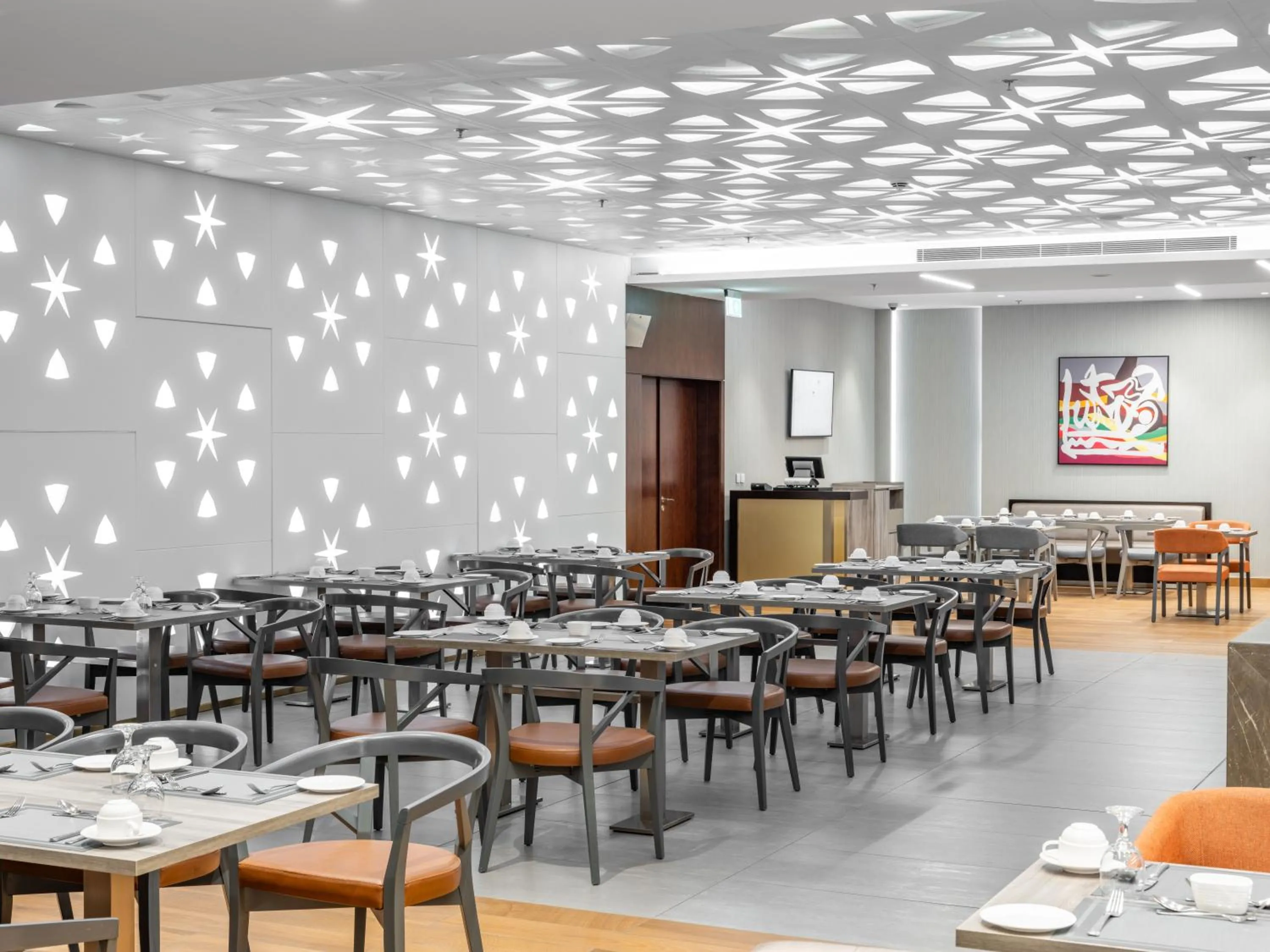 Restaurant/places to eat in Wirgan Al Noor, Tapestry Collection by Hilton