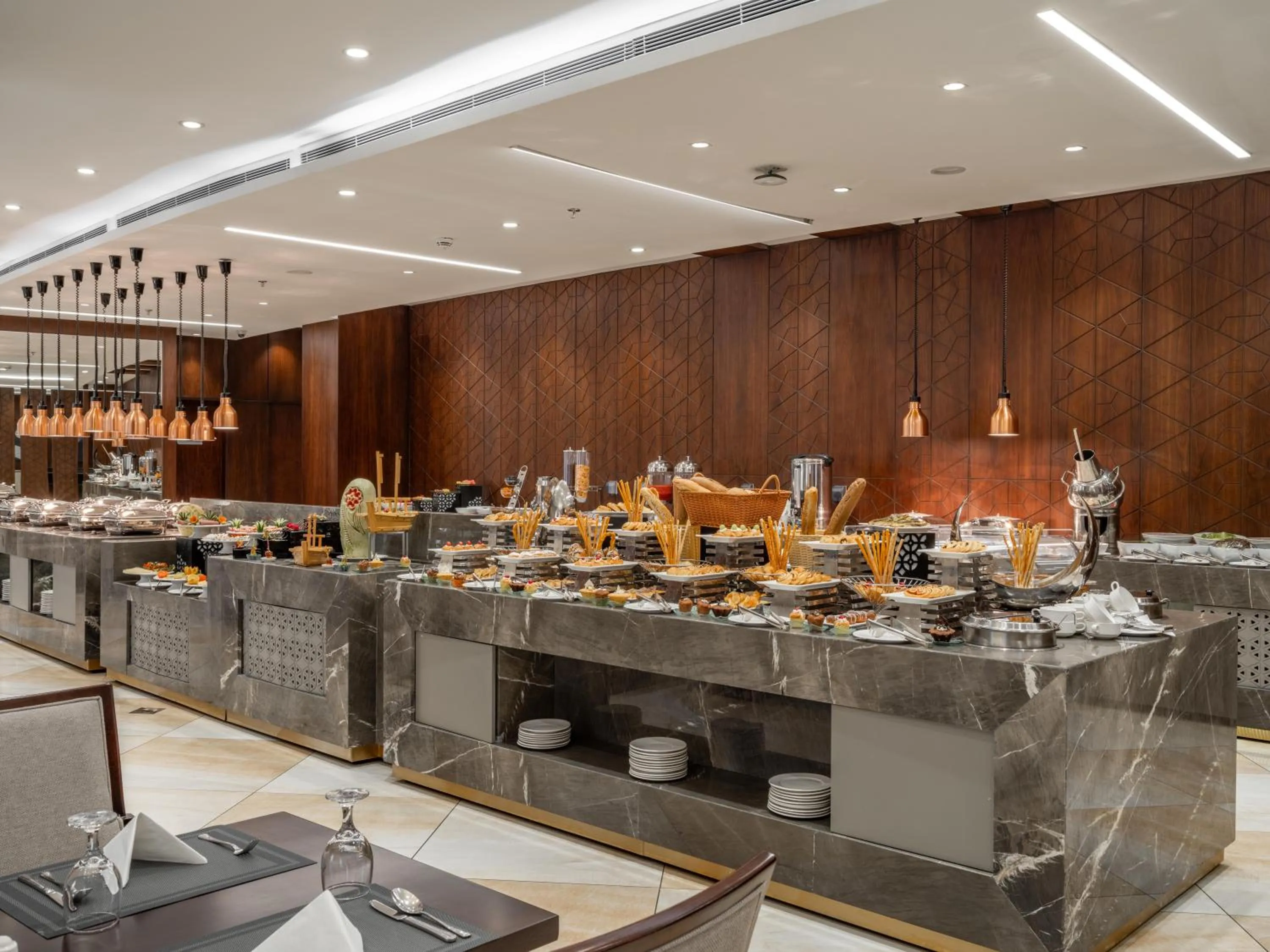 Restaurant/places to eat in Wirgan Al Noor, Tapestry Collection by Hilton